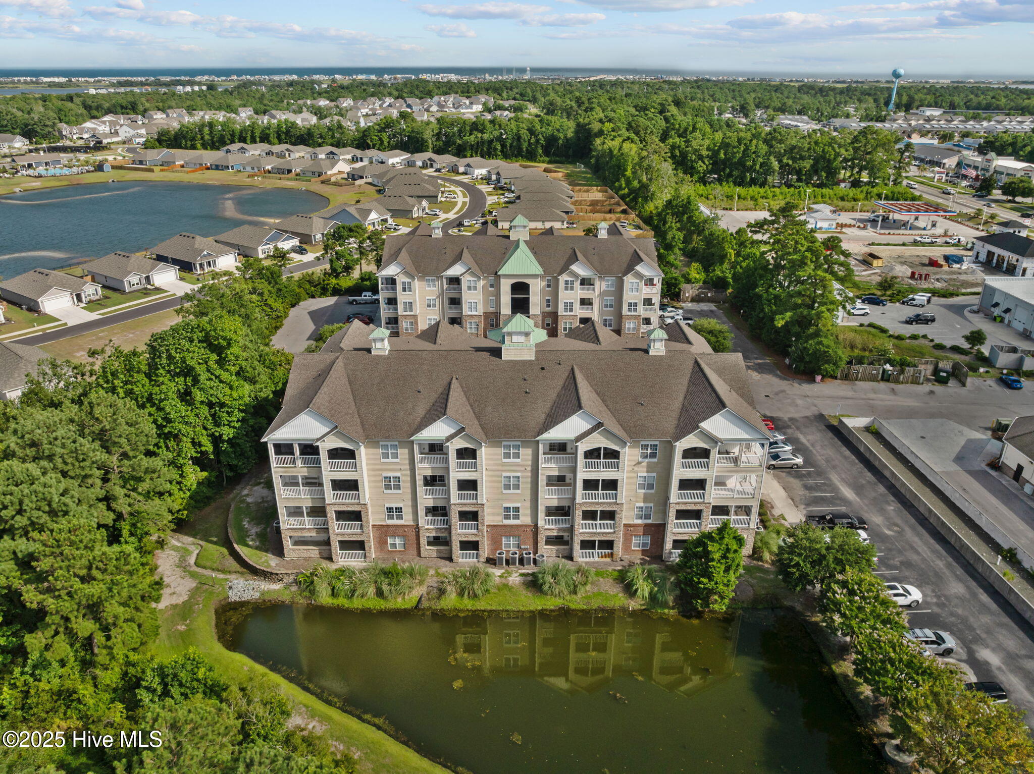 100506684 | Photo 51