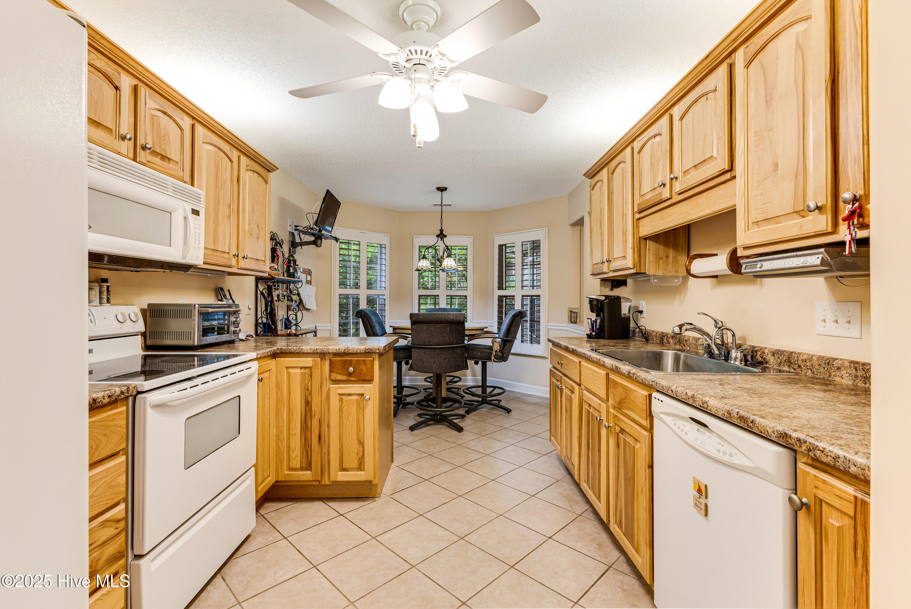 100512828 | Photo 13