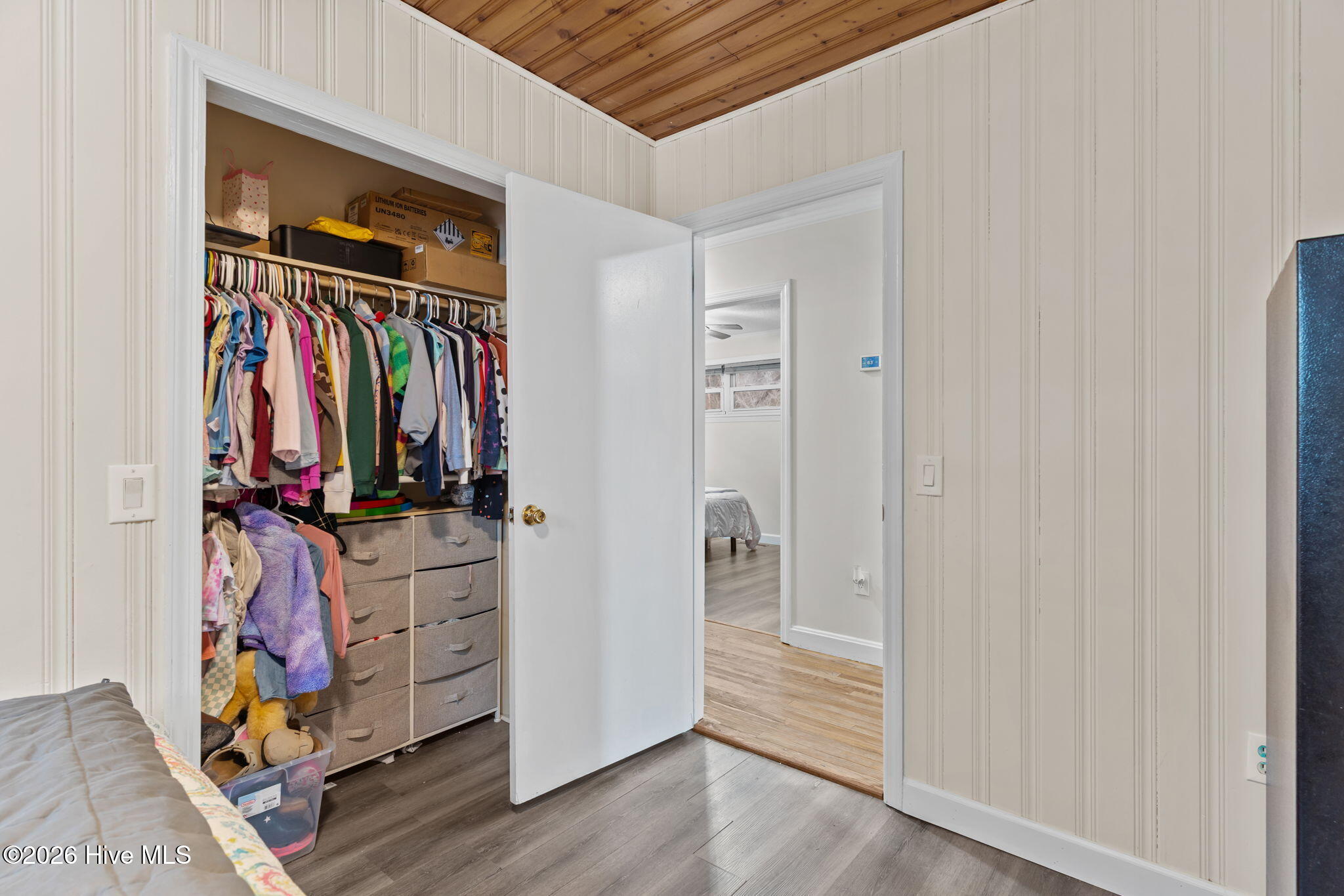 100557661 | Photo 32