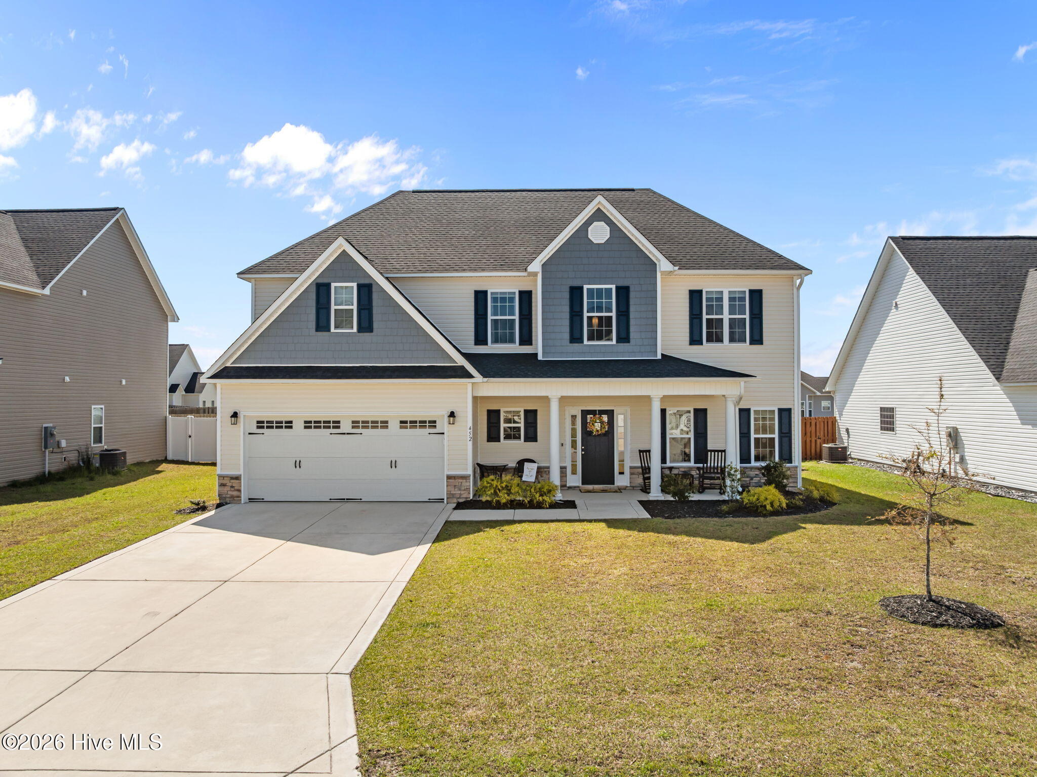 100566991 | Photo 50