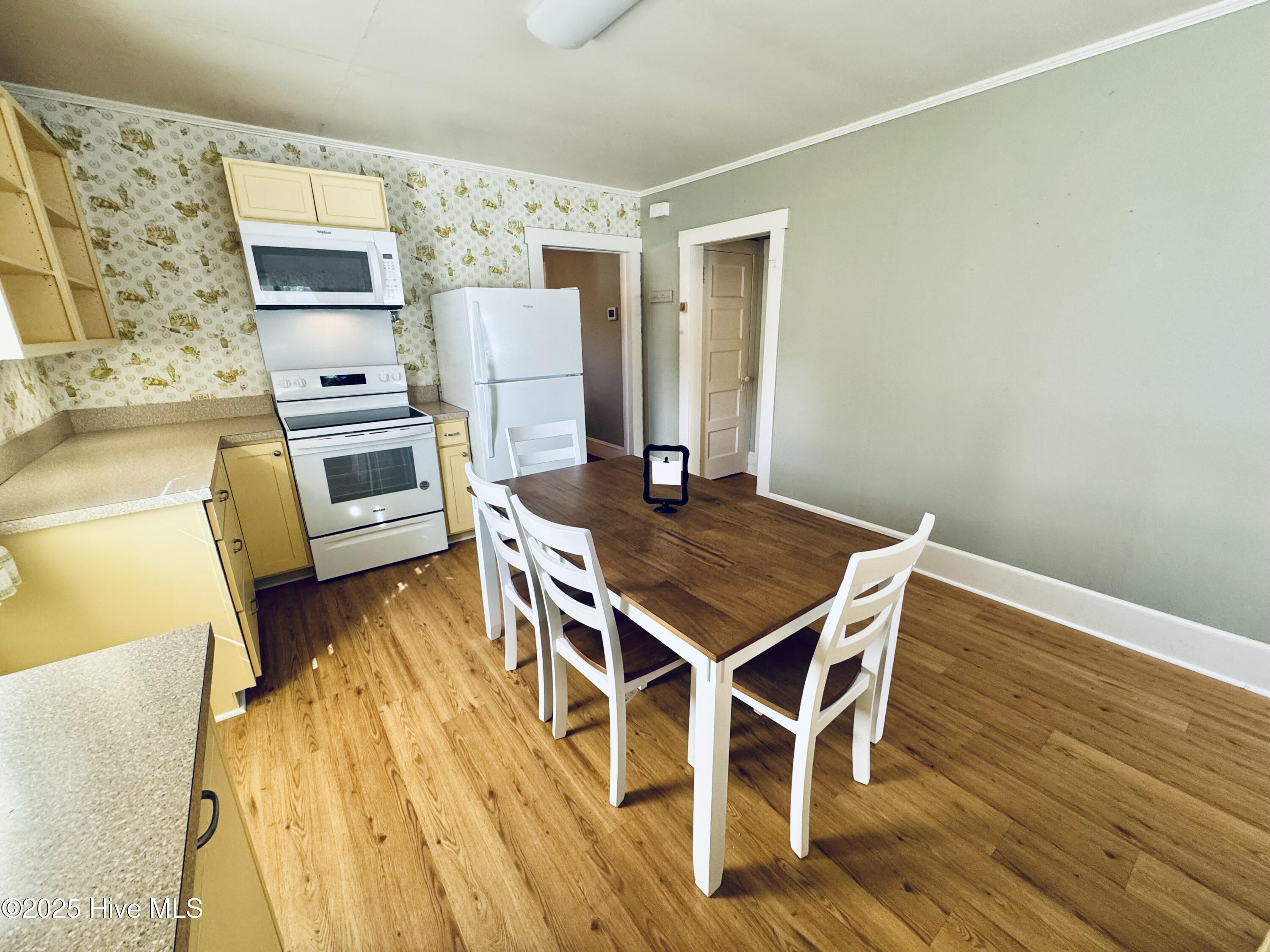 100550414 | Photo 12