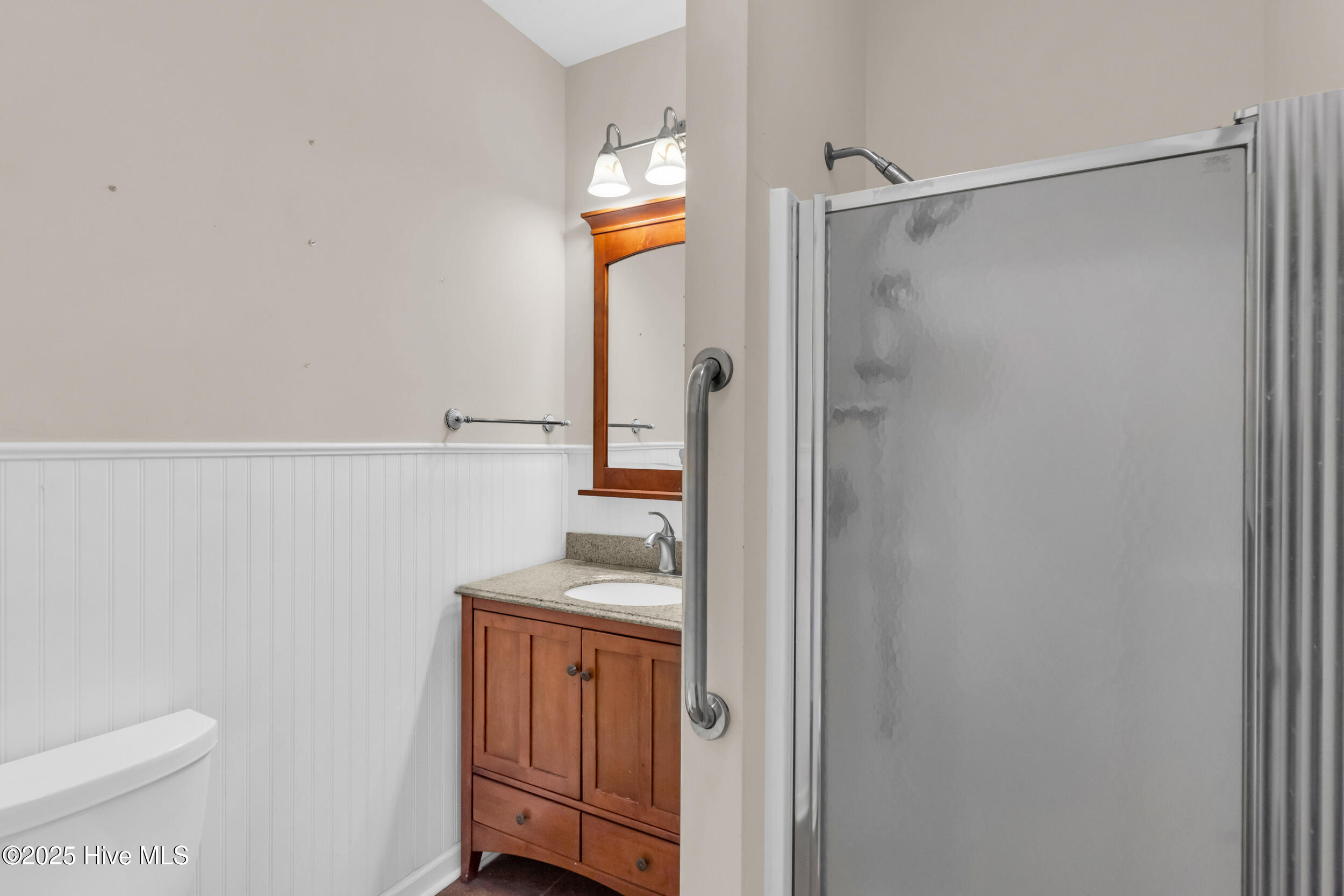 100545048 | Photo 33