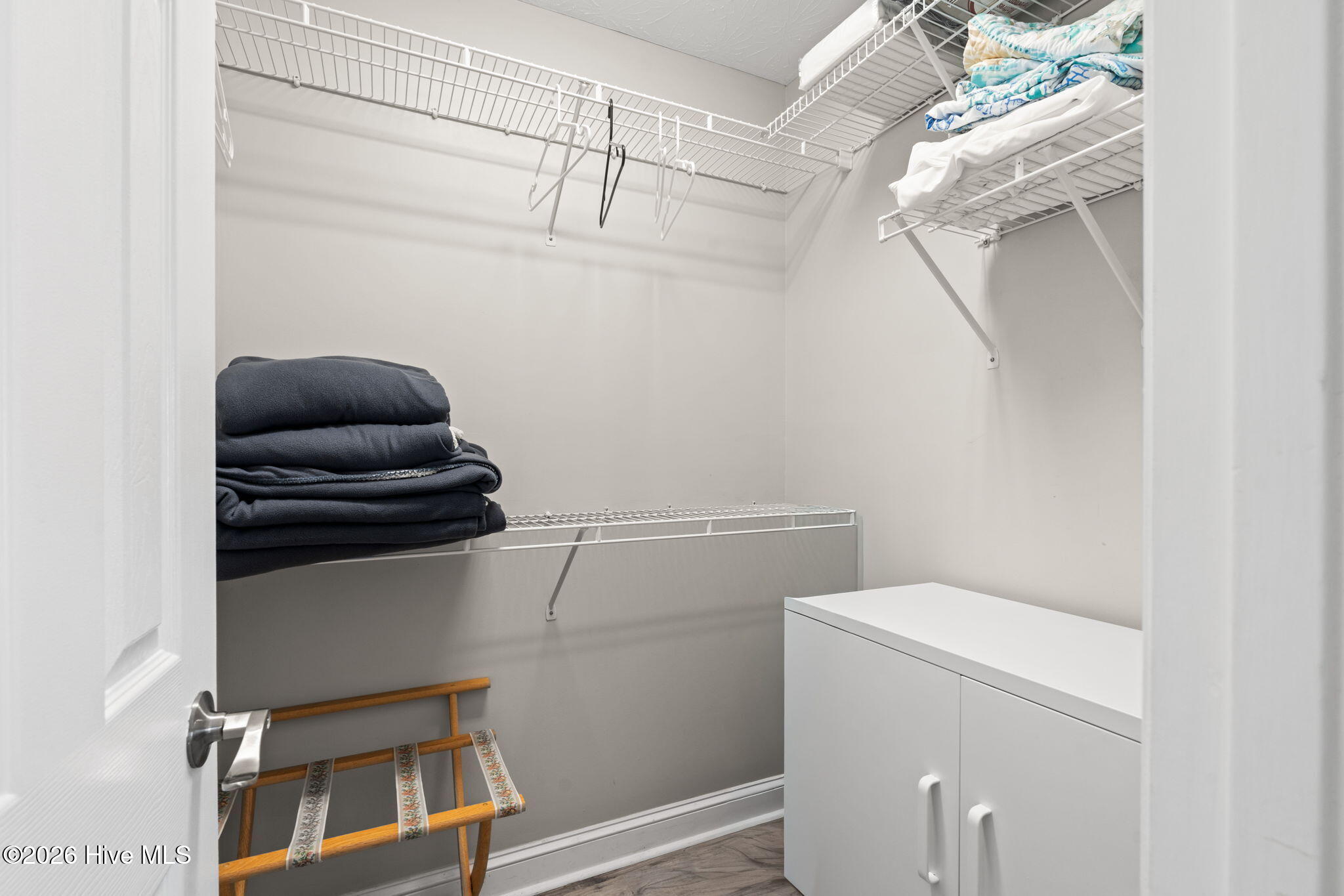 100568458 | Photo 44