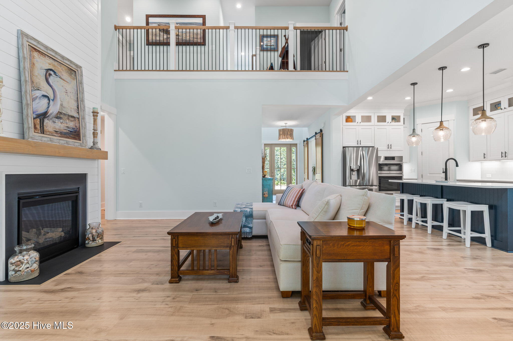 100516887 | Photo 22