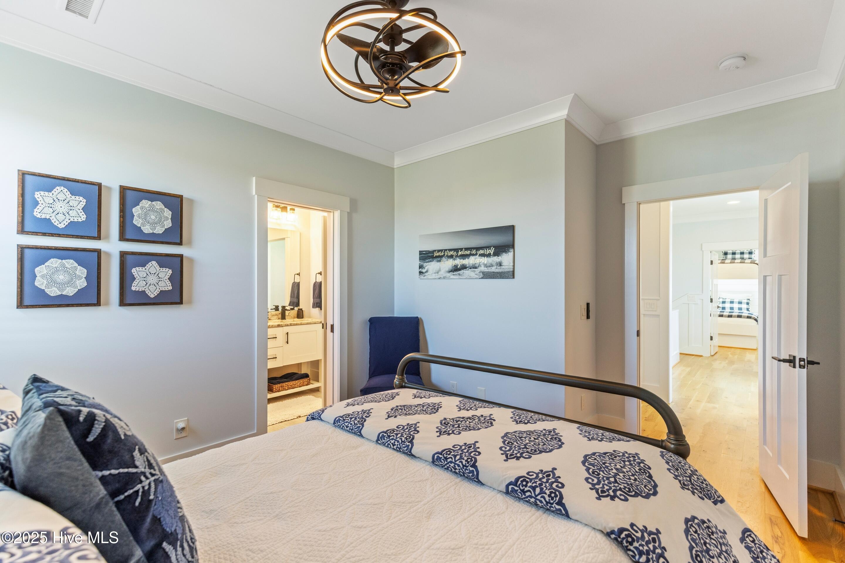 100540413 | Photo 38