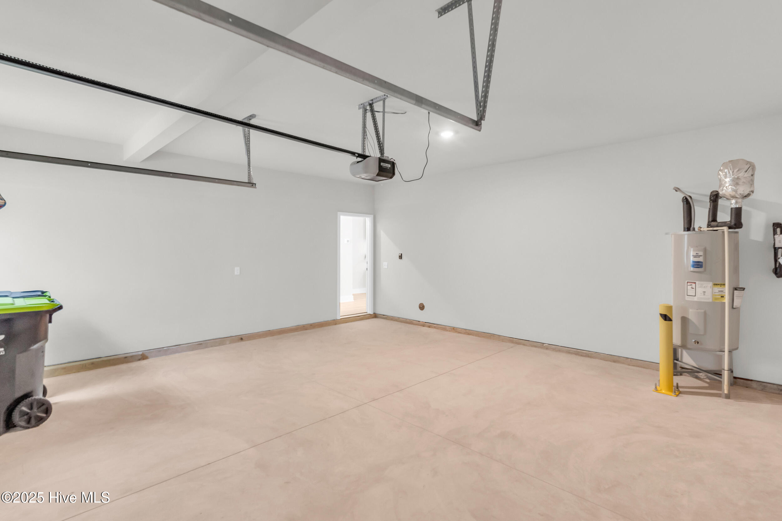 100563674 | Photo 30