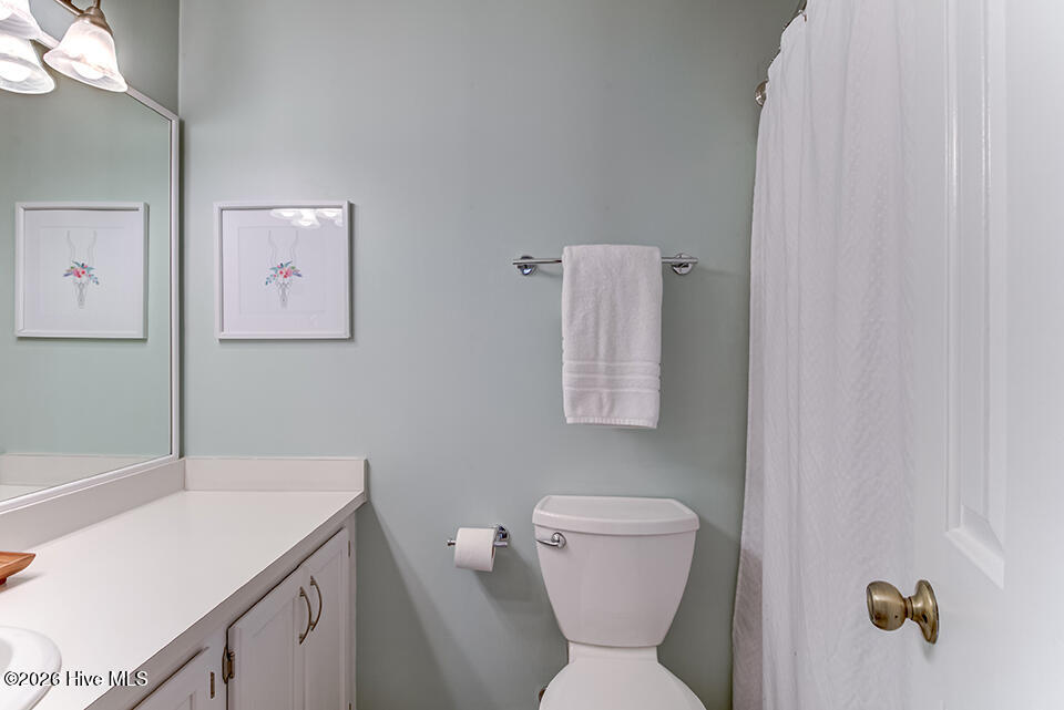 100567381 | Photo 32