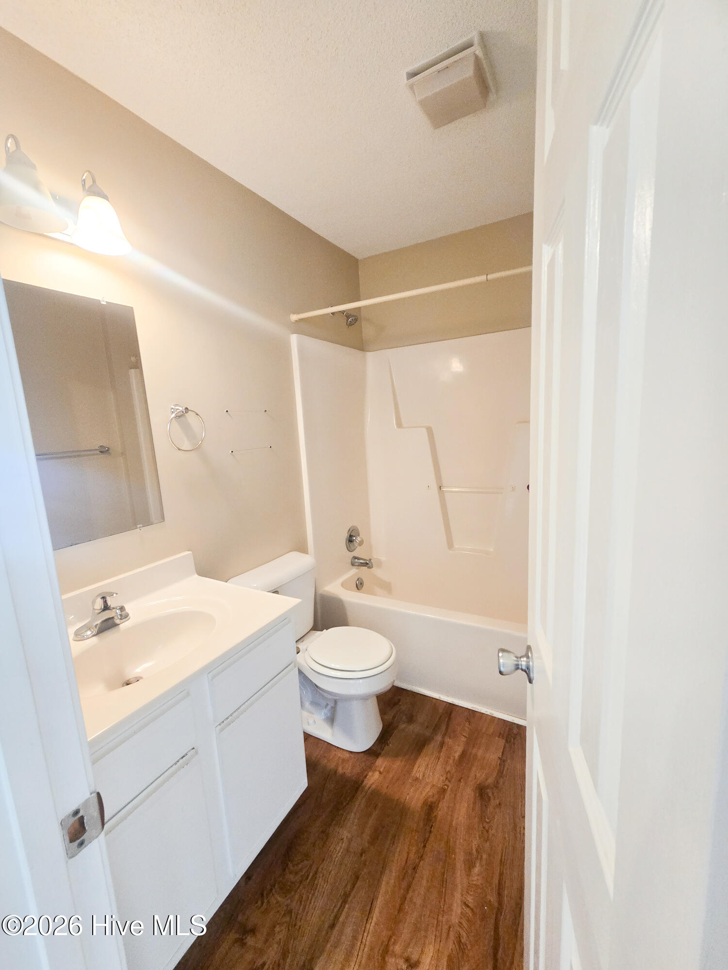 100550470 | Photo 20