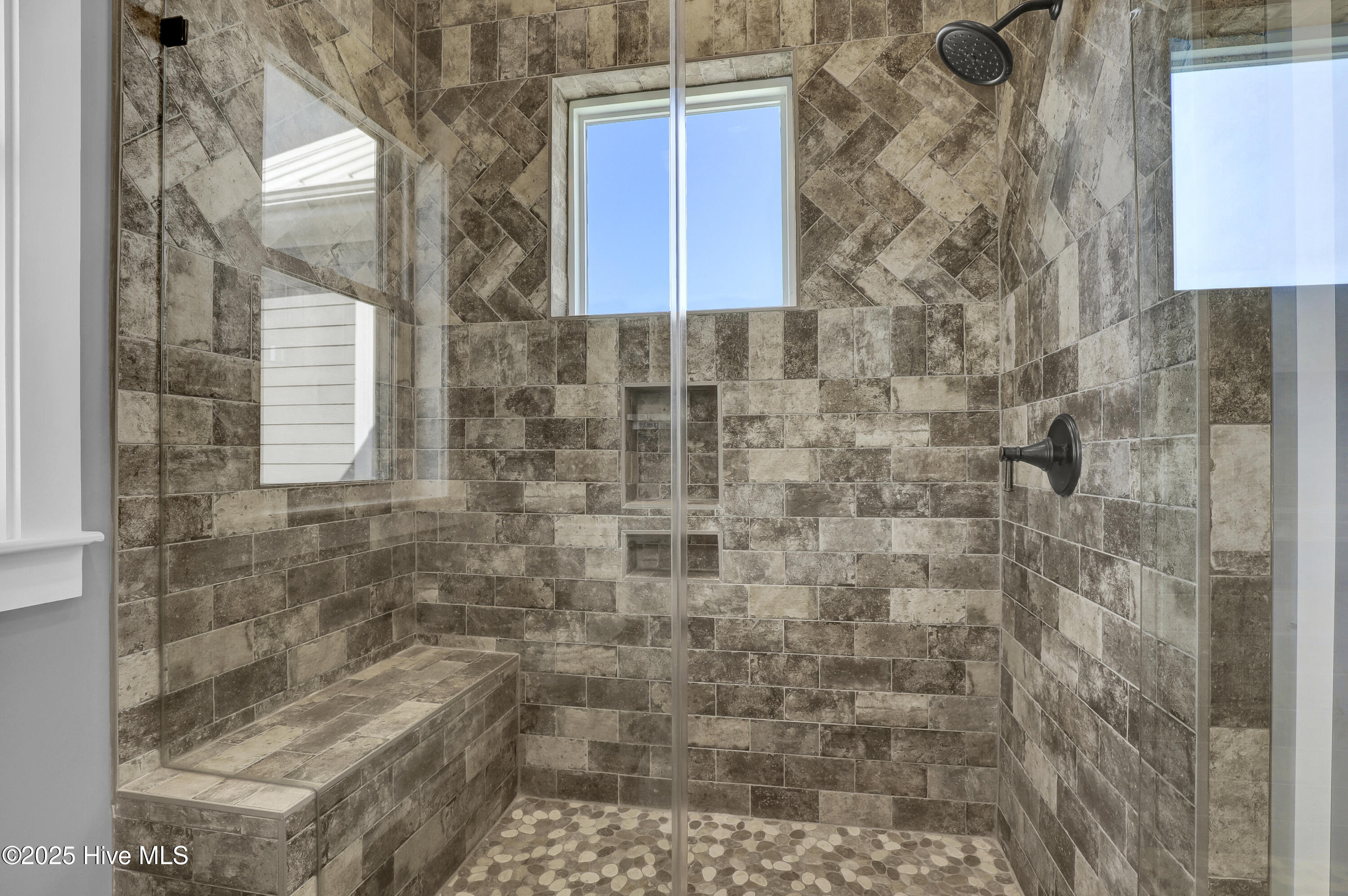 100540247 | Photo 43