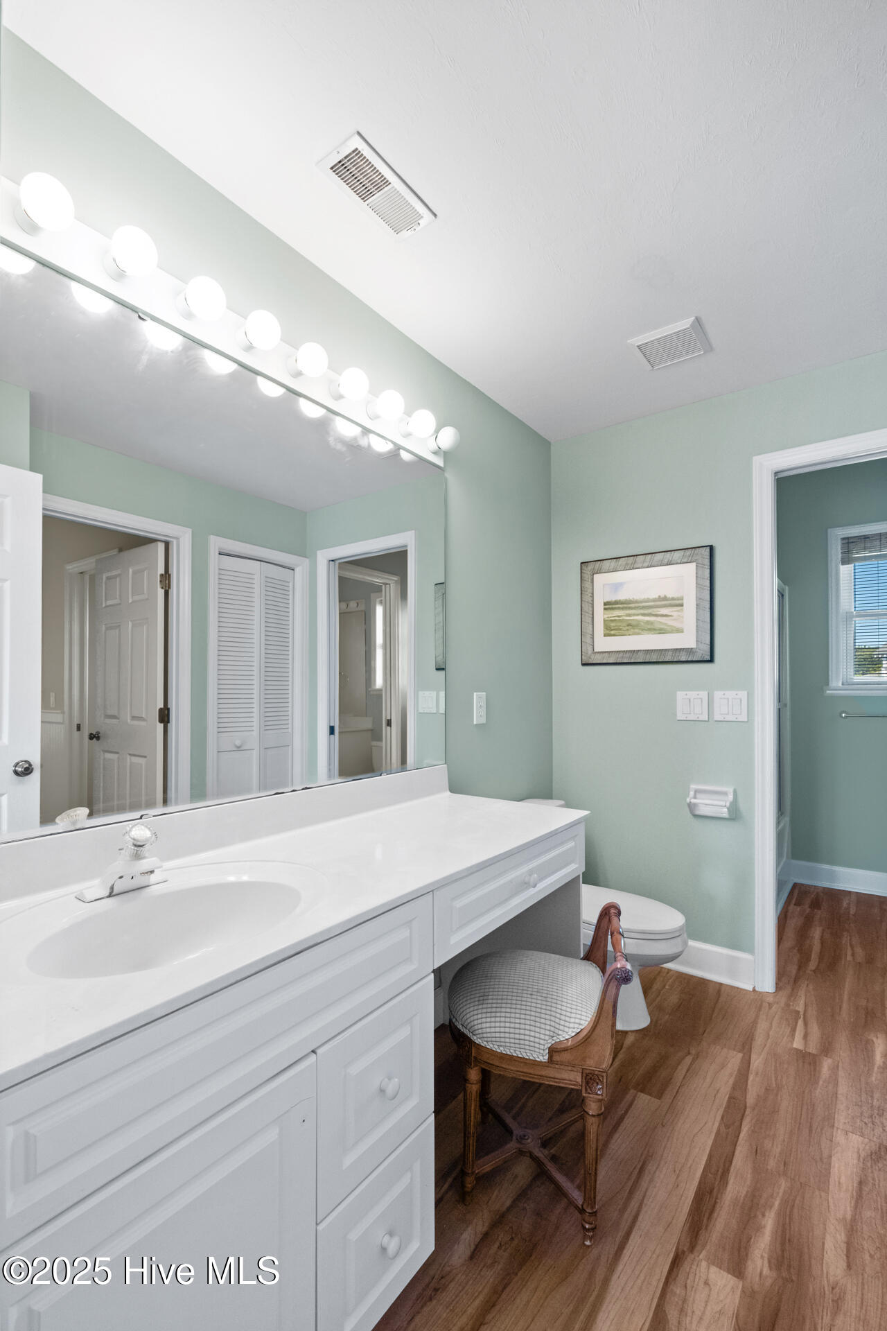 100539936 | Photo 24