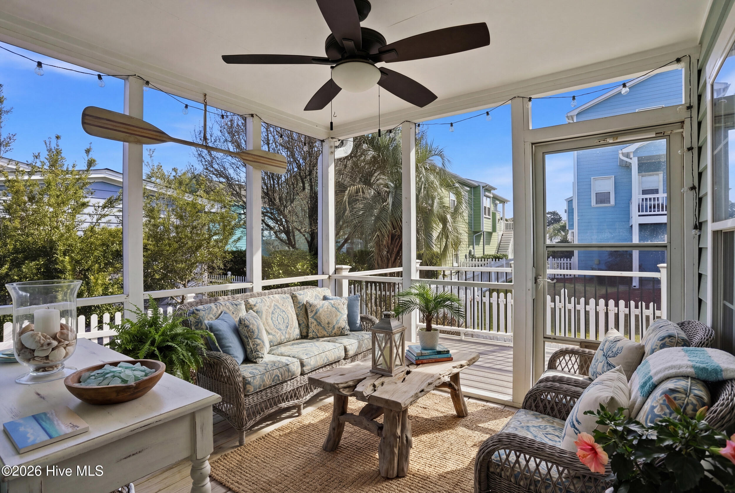 100559989 | Photo 37