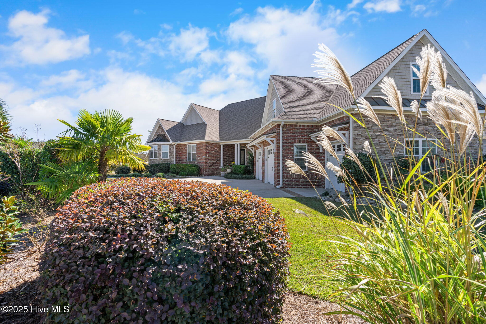 100544684 | Photo 71