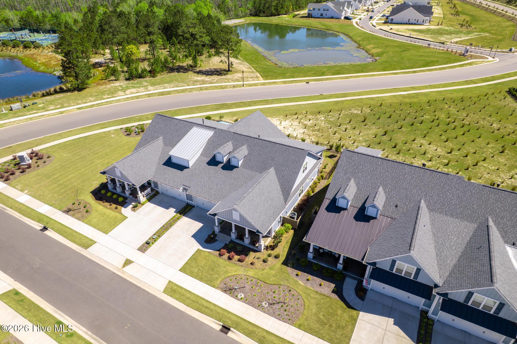 100567650 | Photo 42