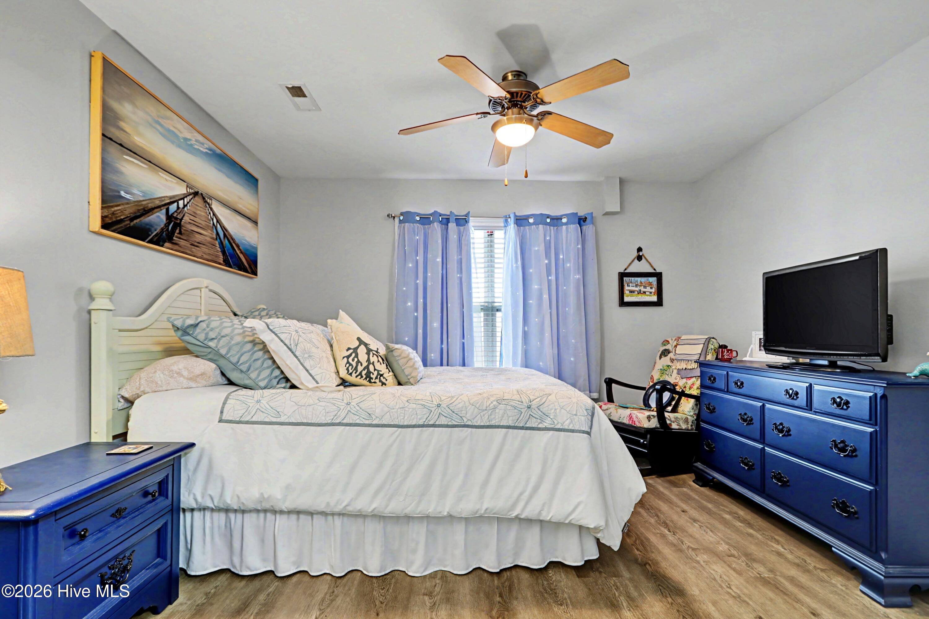 100561250 | Photo 22