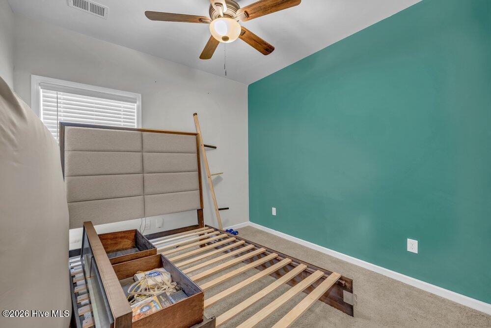 100569787 | Photo 23