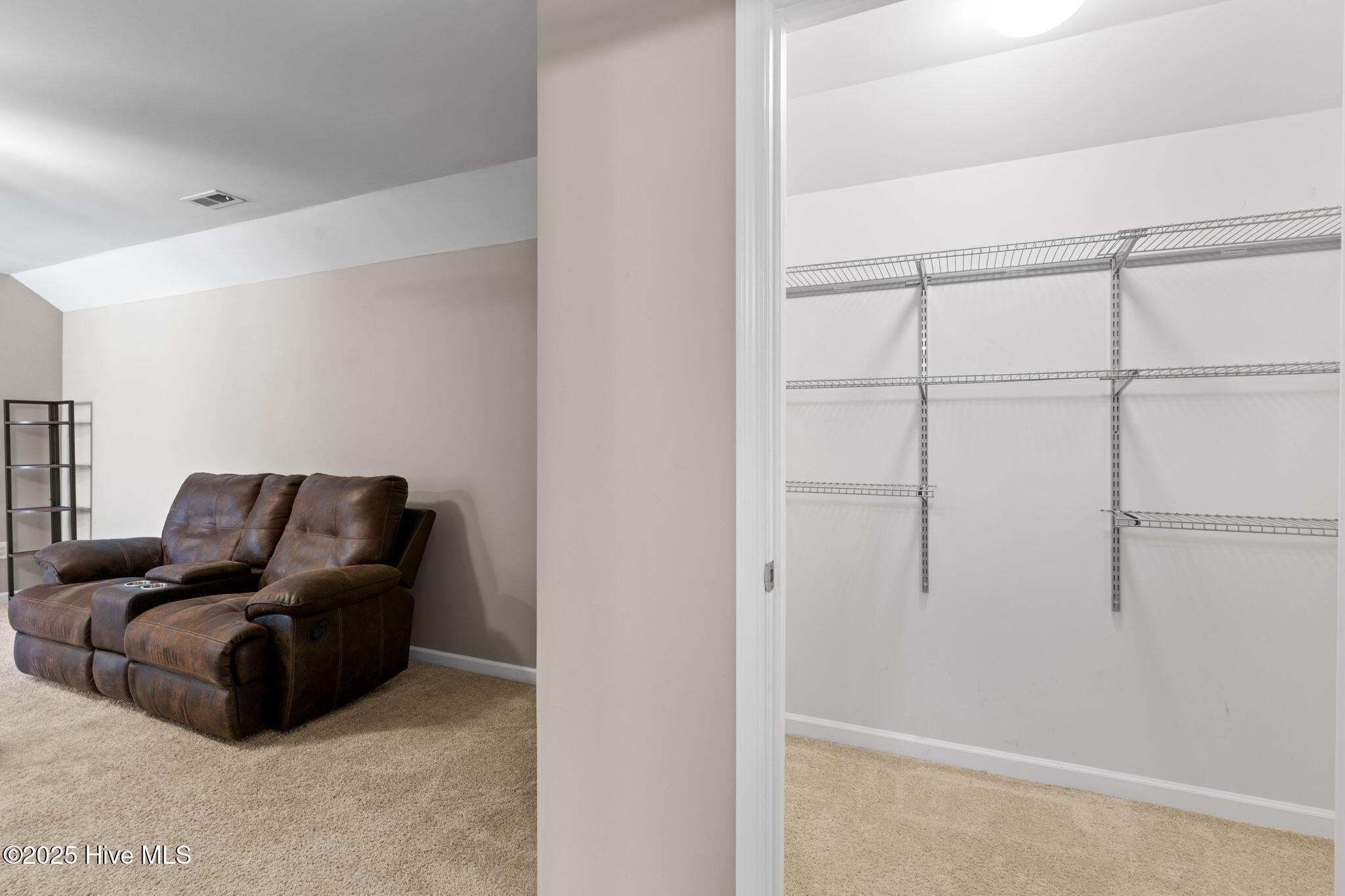 100538184 | Photo 43