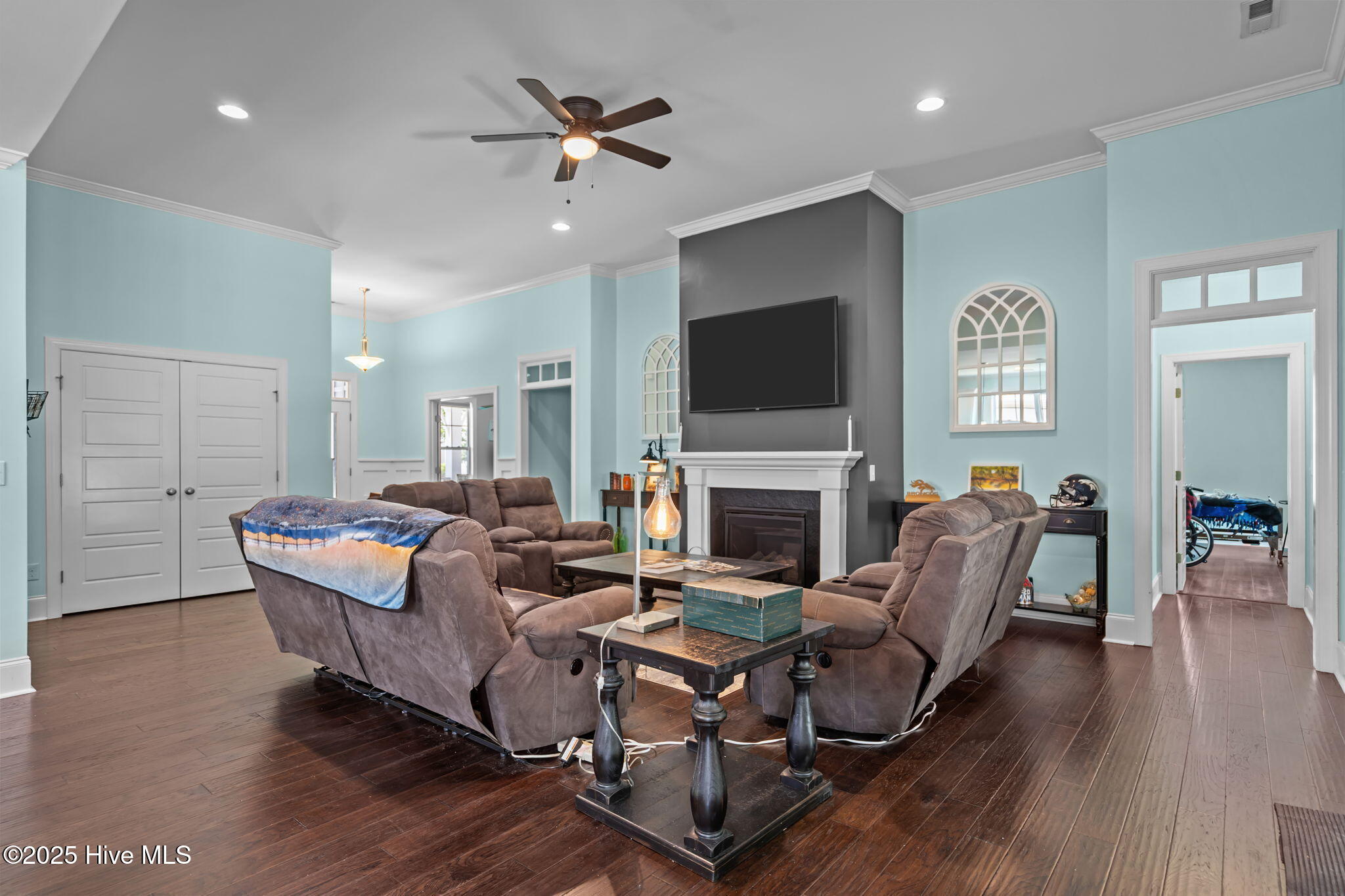 100525866 | Photo 19