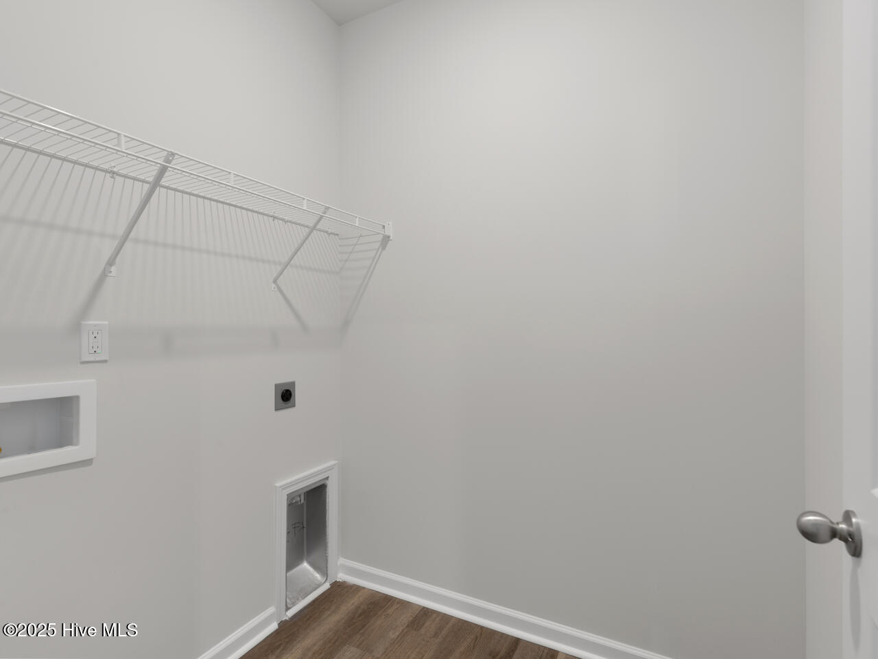 100562093 | Photo 21