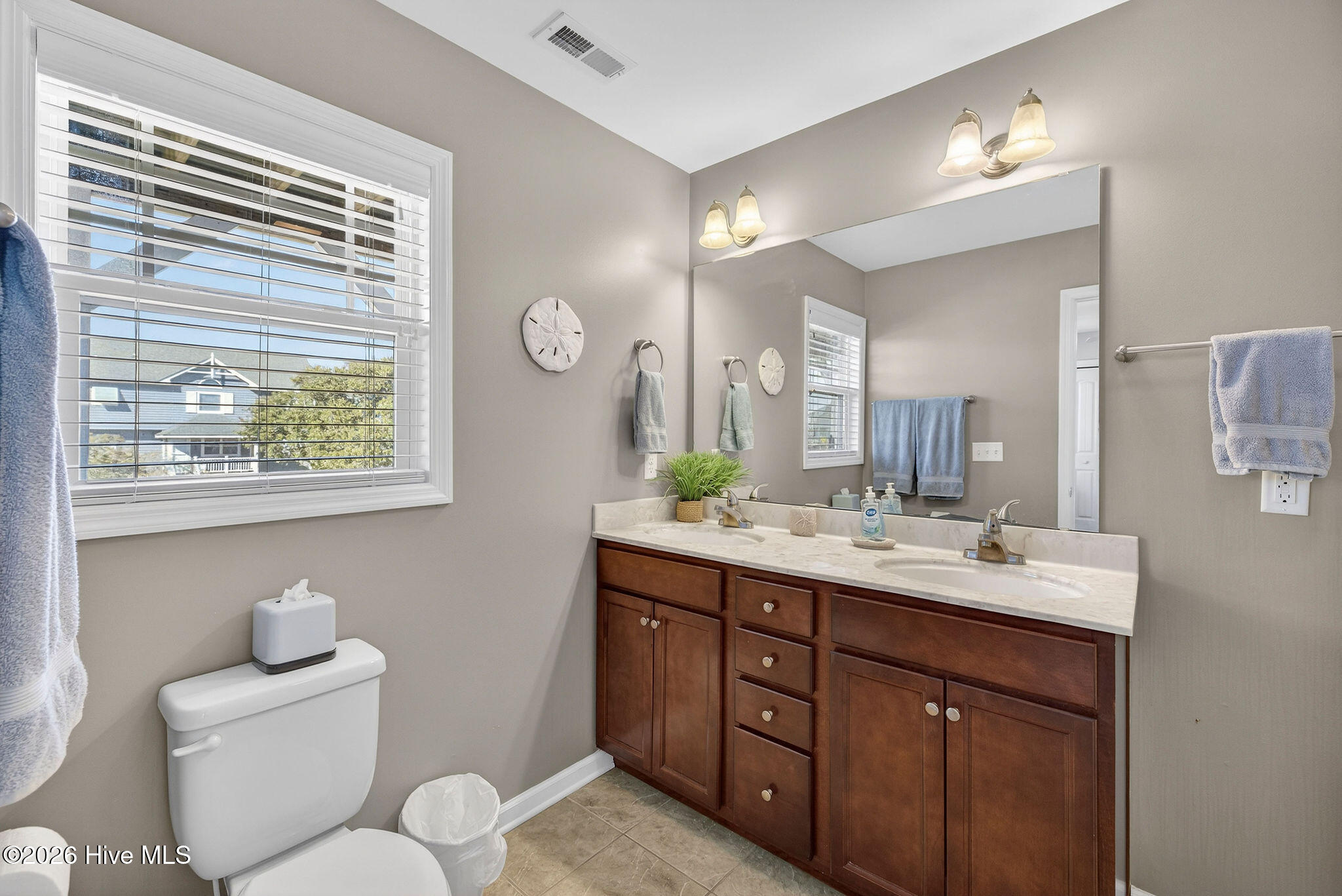 100549584 | Photo 48