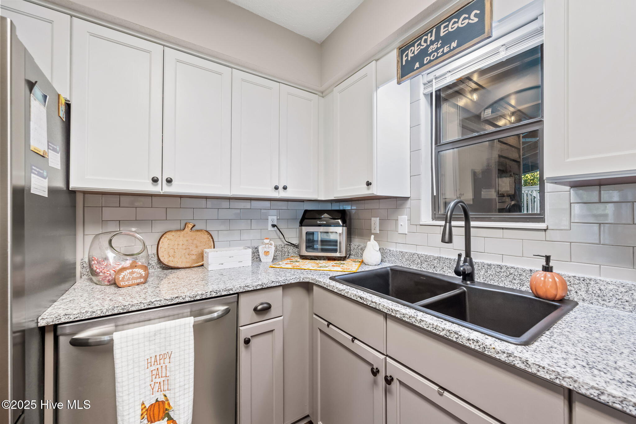 100537179 | Photo 27