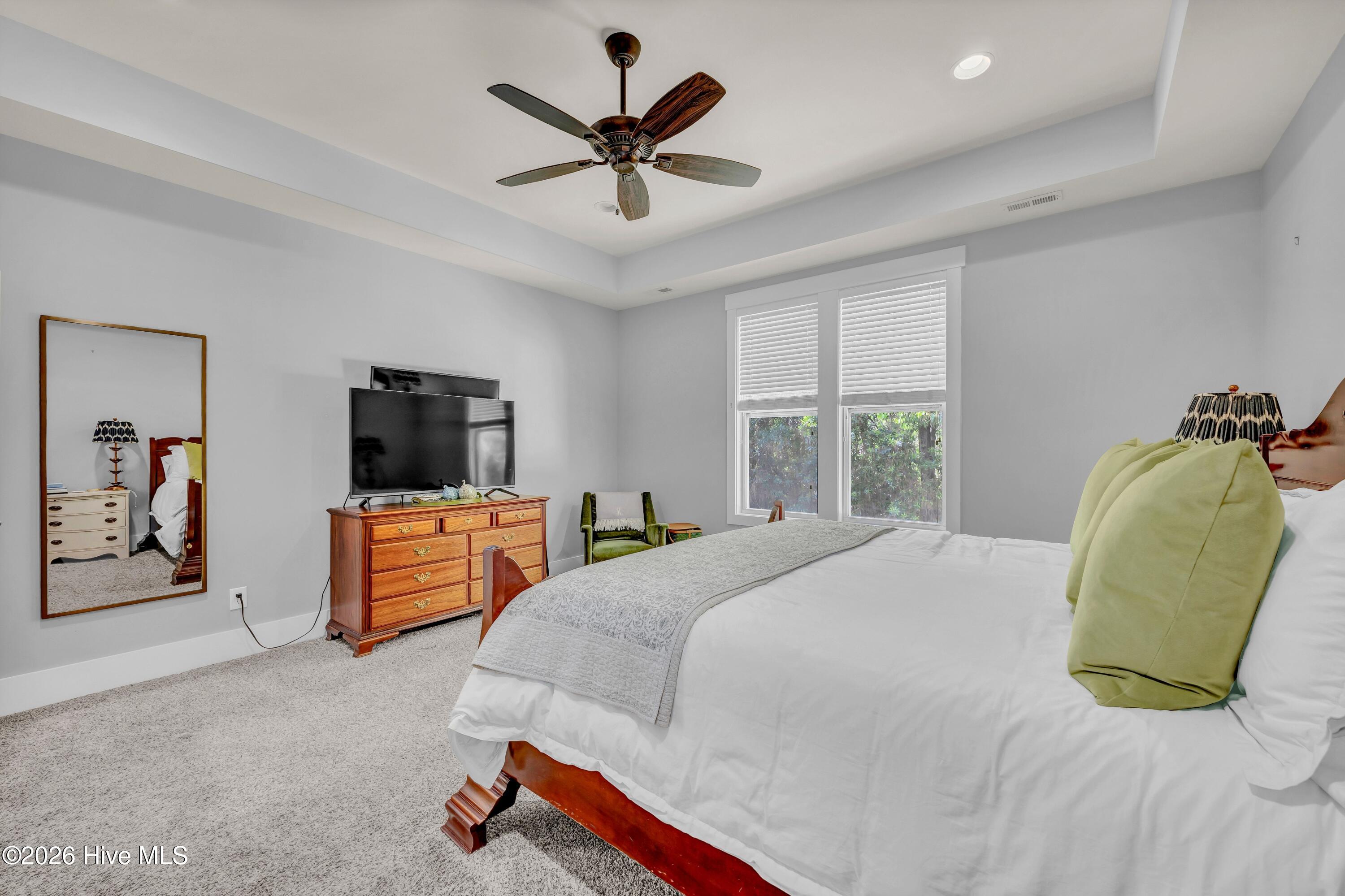 100567023 | Photo 14