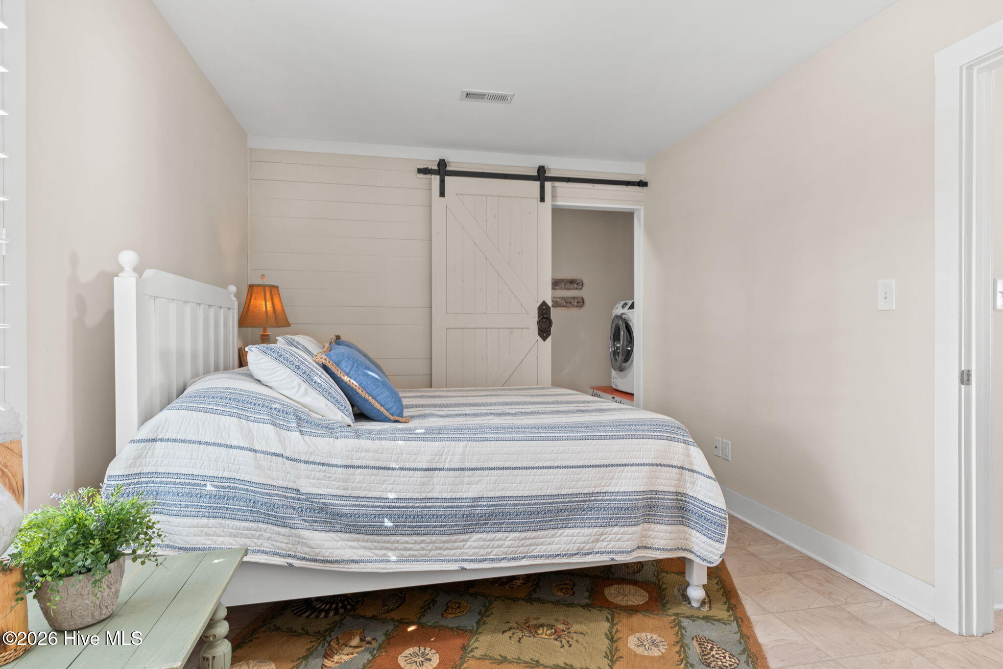 100560331 | Photo 25