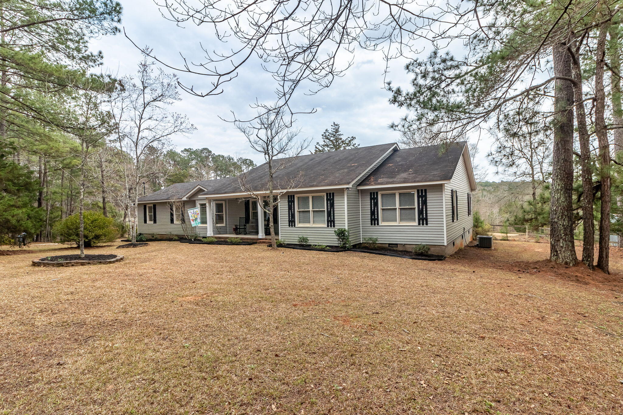 4-web-or-mls-1545 SWINT RD ©-1071