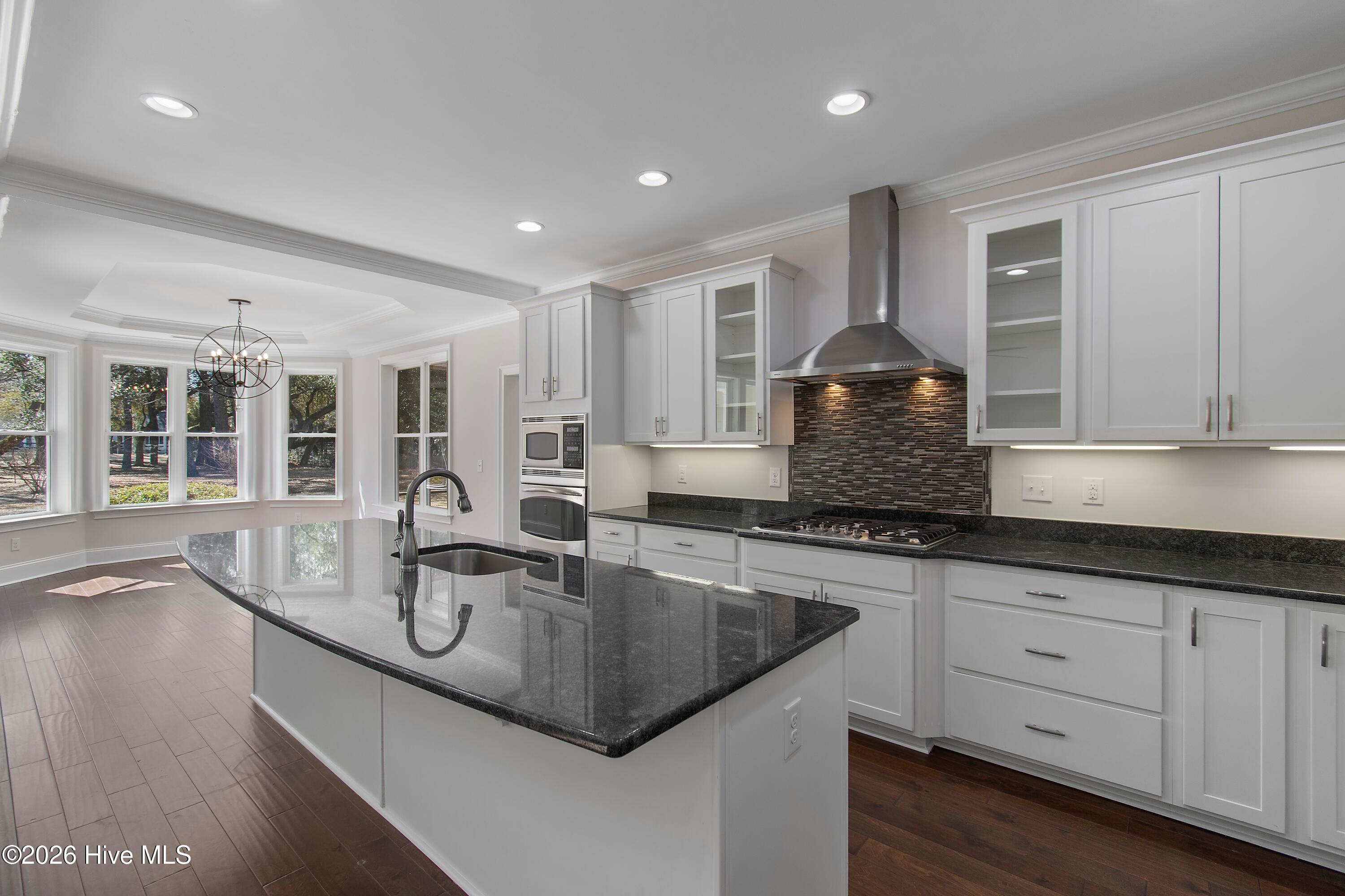 100556573 | Photo 13