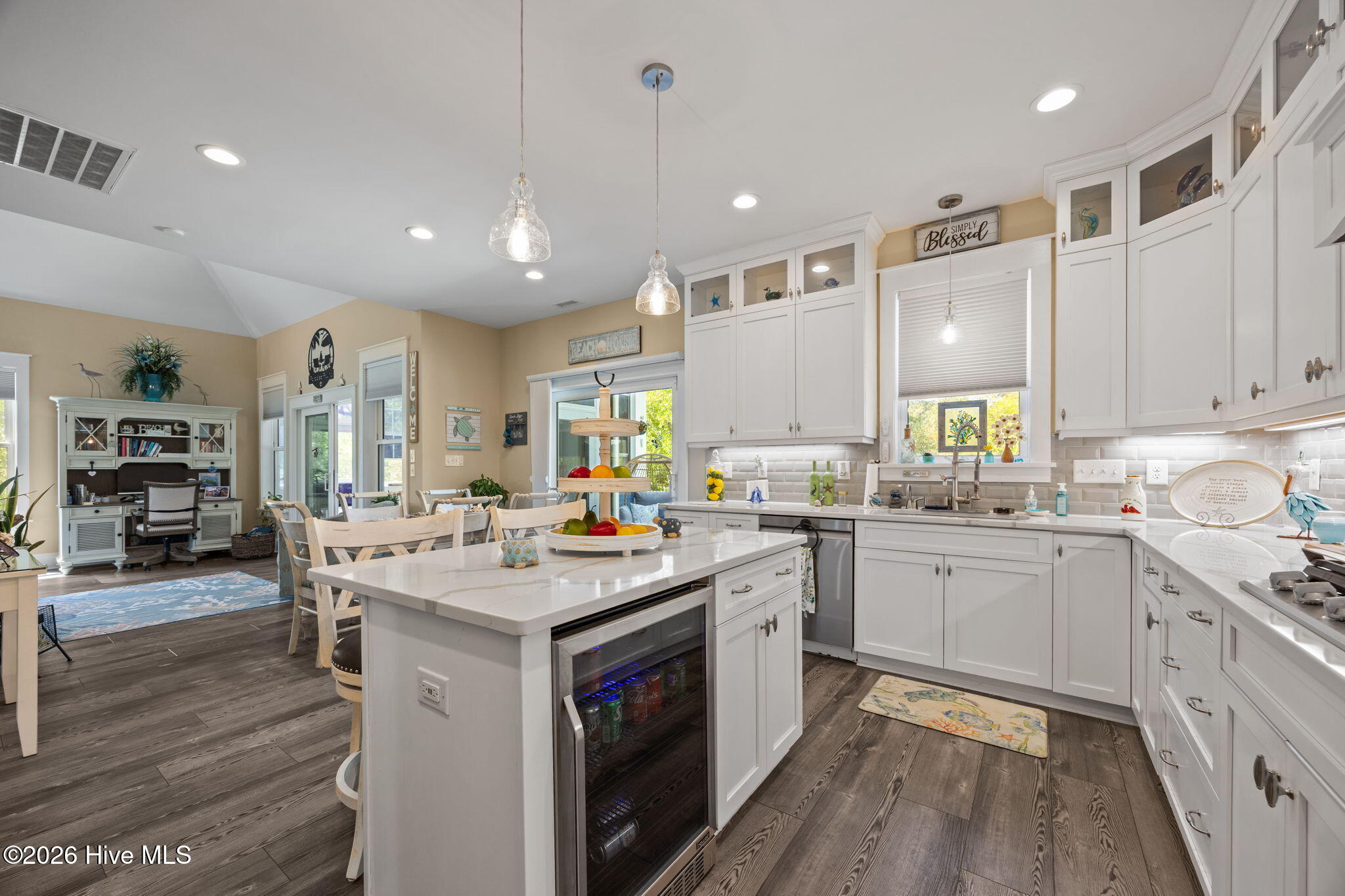 100567463 | Photo 27