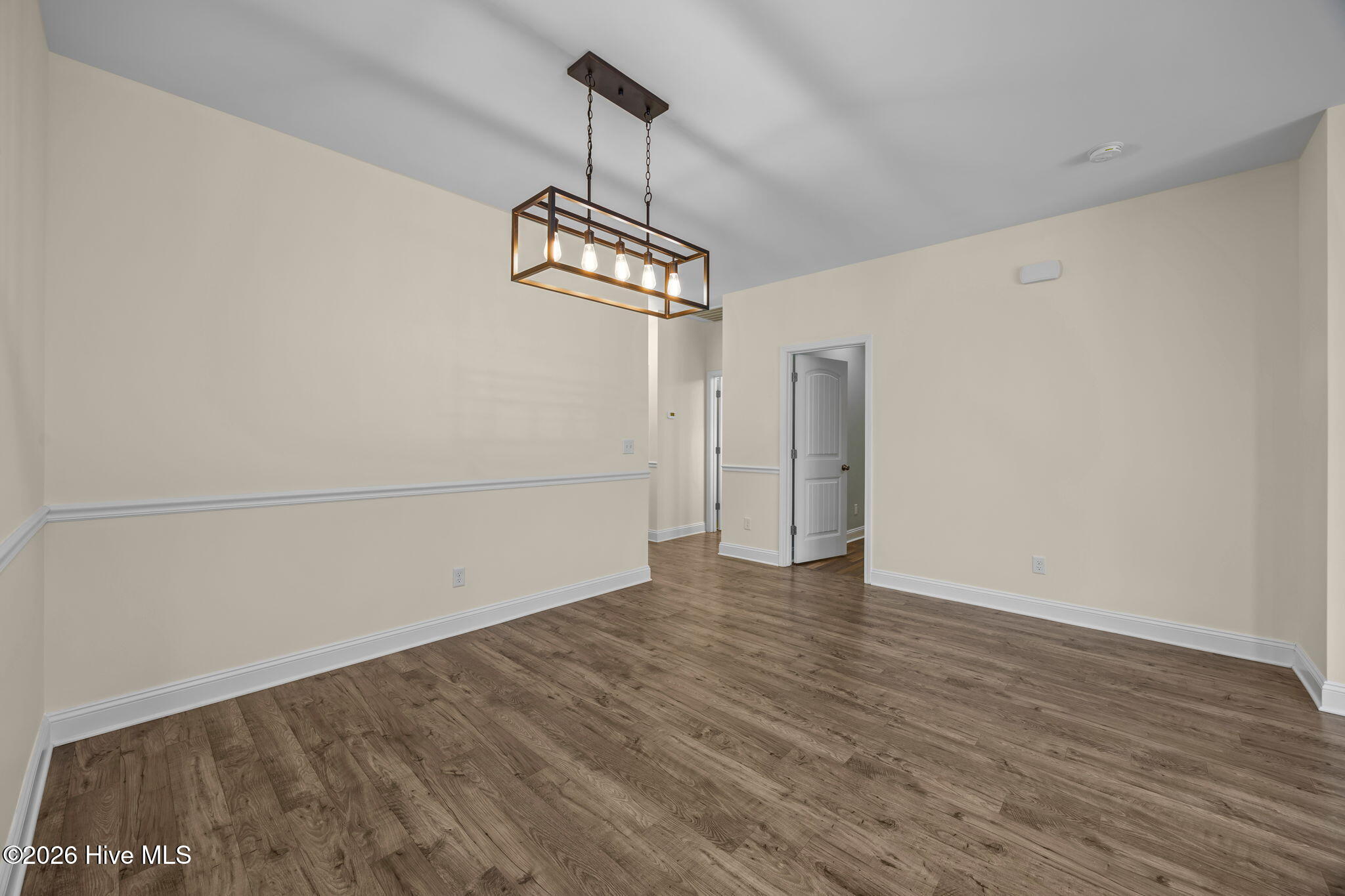 100556158 | Photo 17