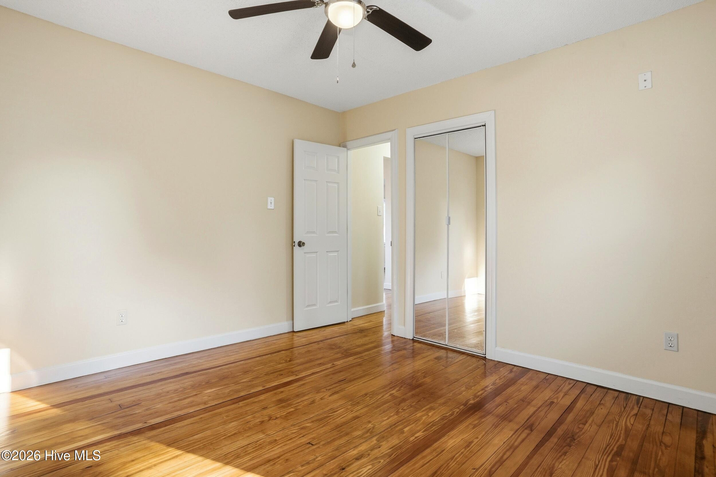 100565709 | Photo 24