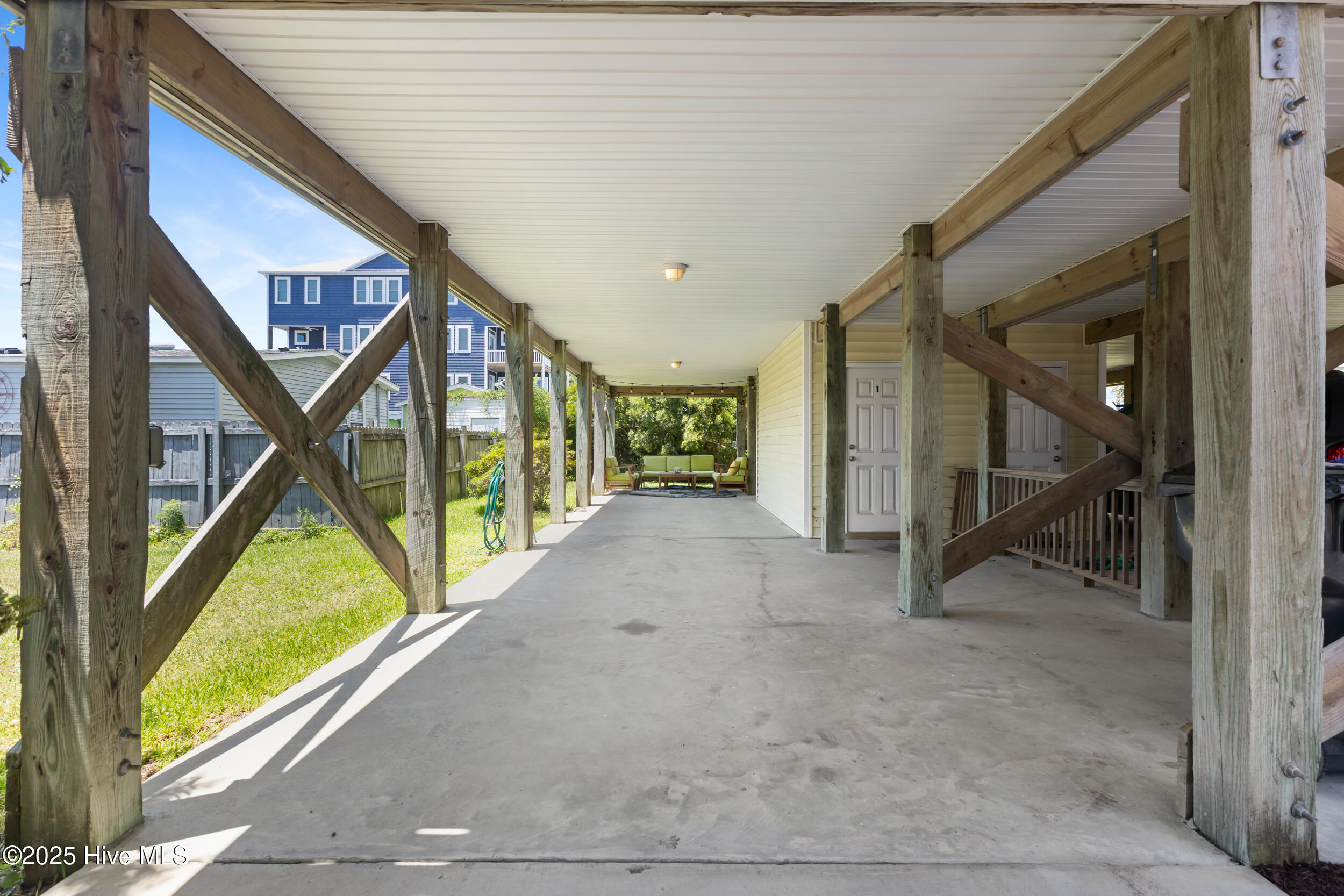 100520349 | Photo 33