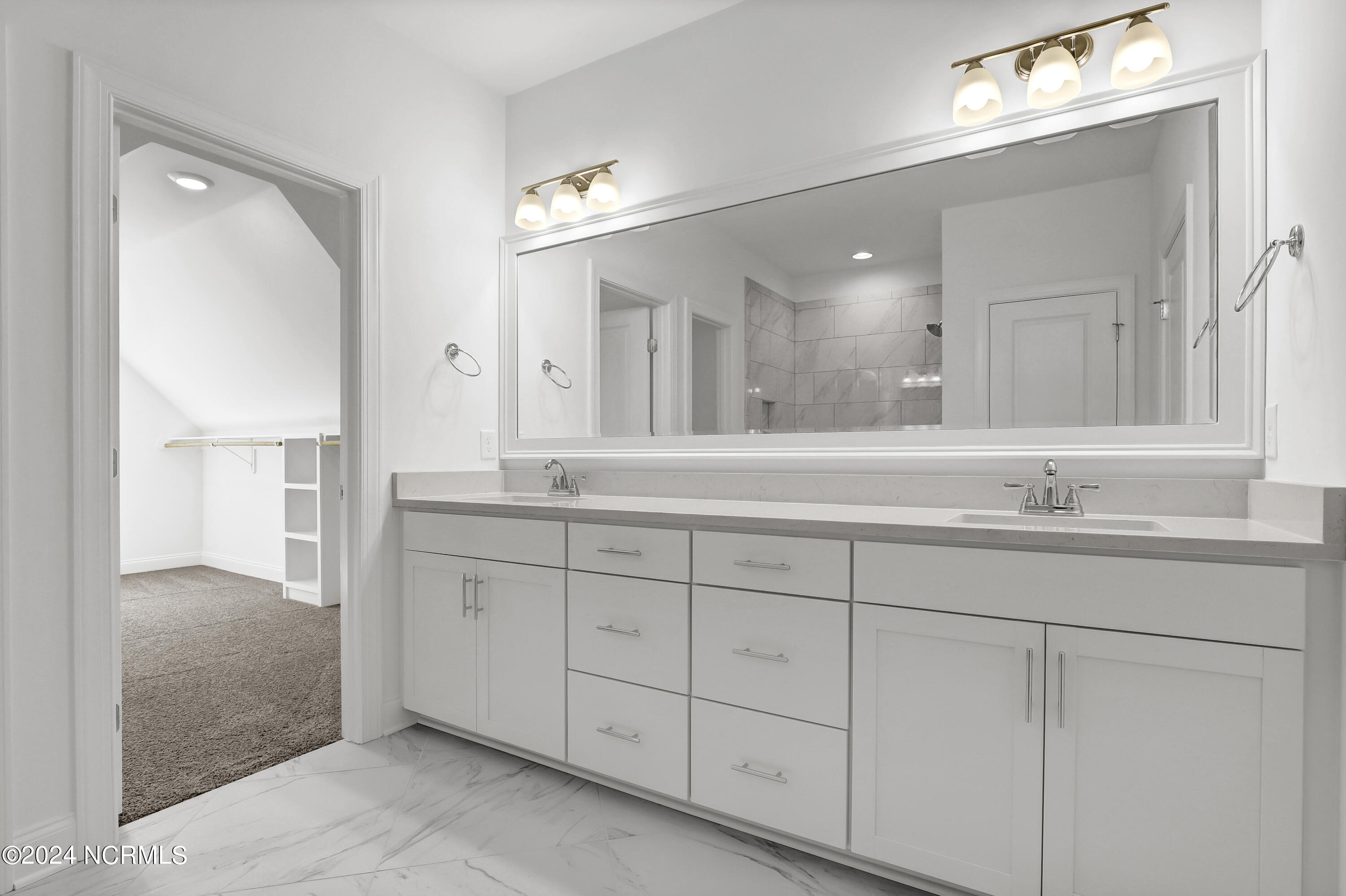 100457688 | Photo 19