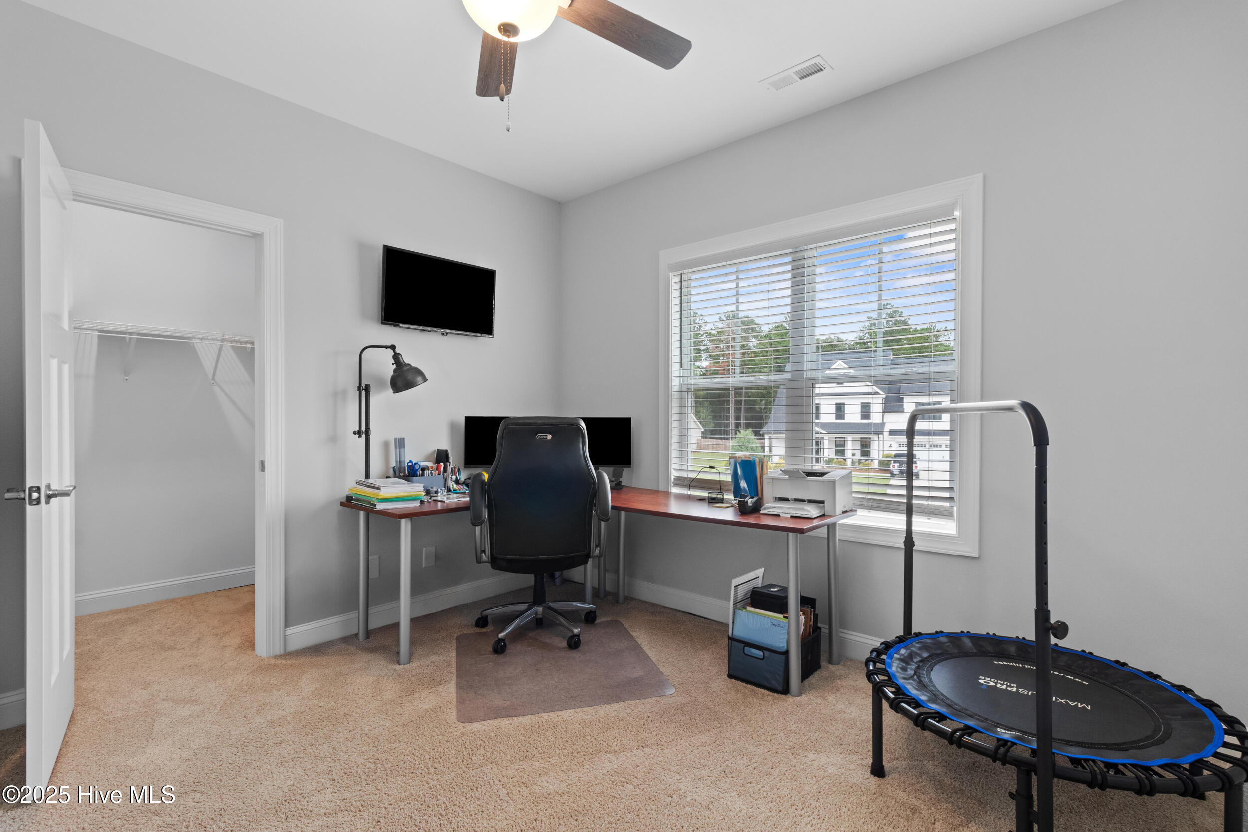 100536261 | Photo 29