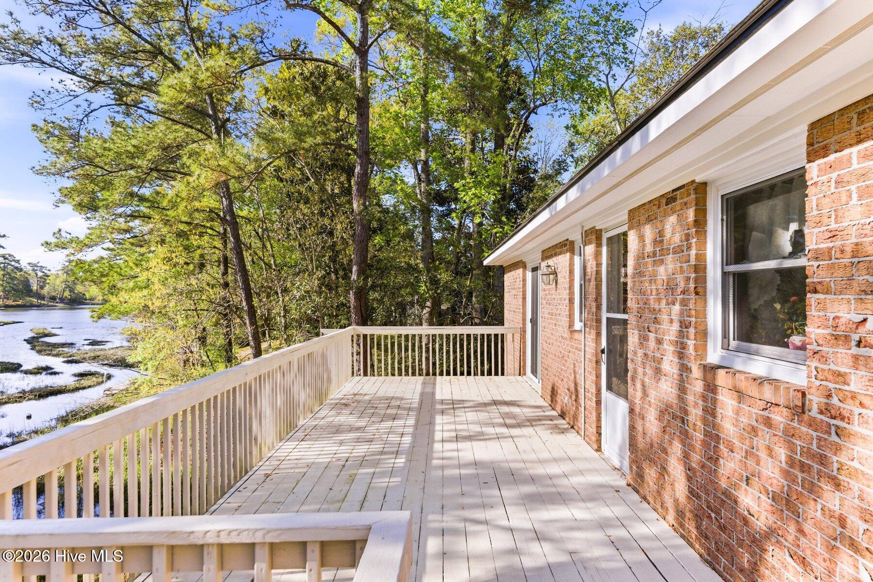 040_130_cliffside_dr-40_451