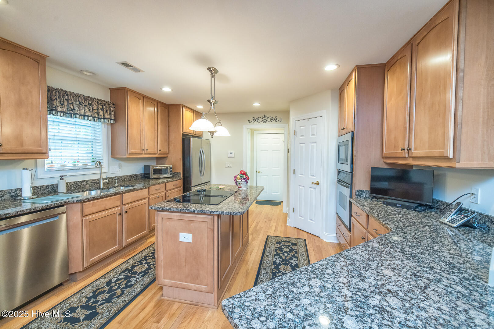 100538181 | Photo 21