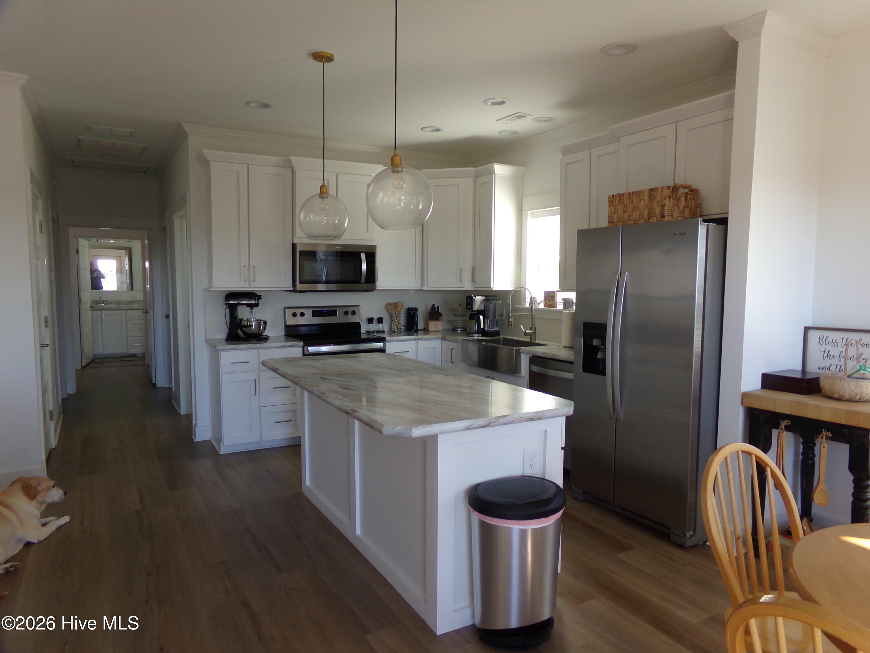 100547282 | Photo 35