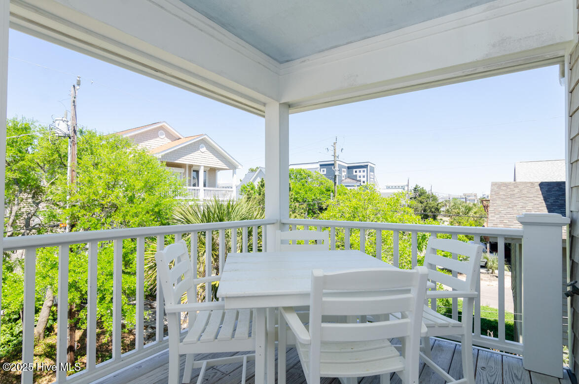 821 Schloss St WB (8)