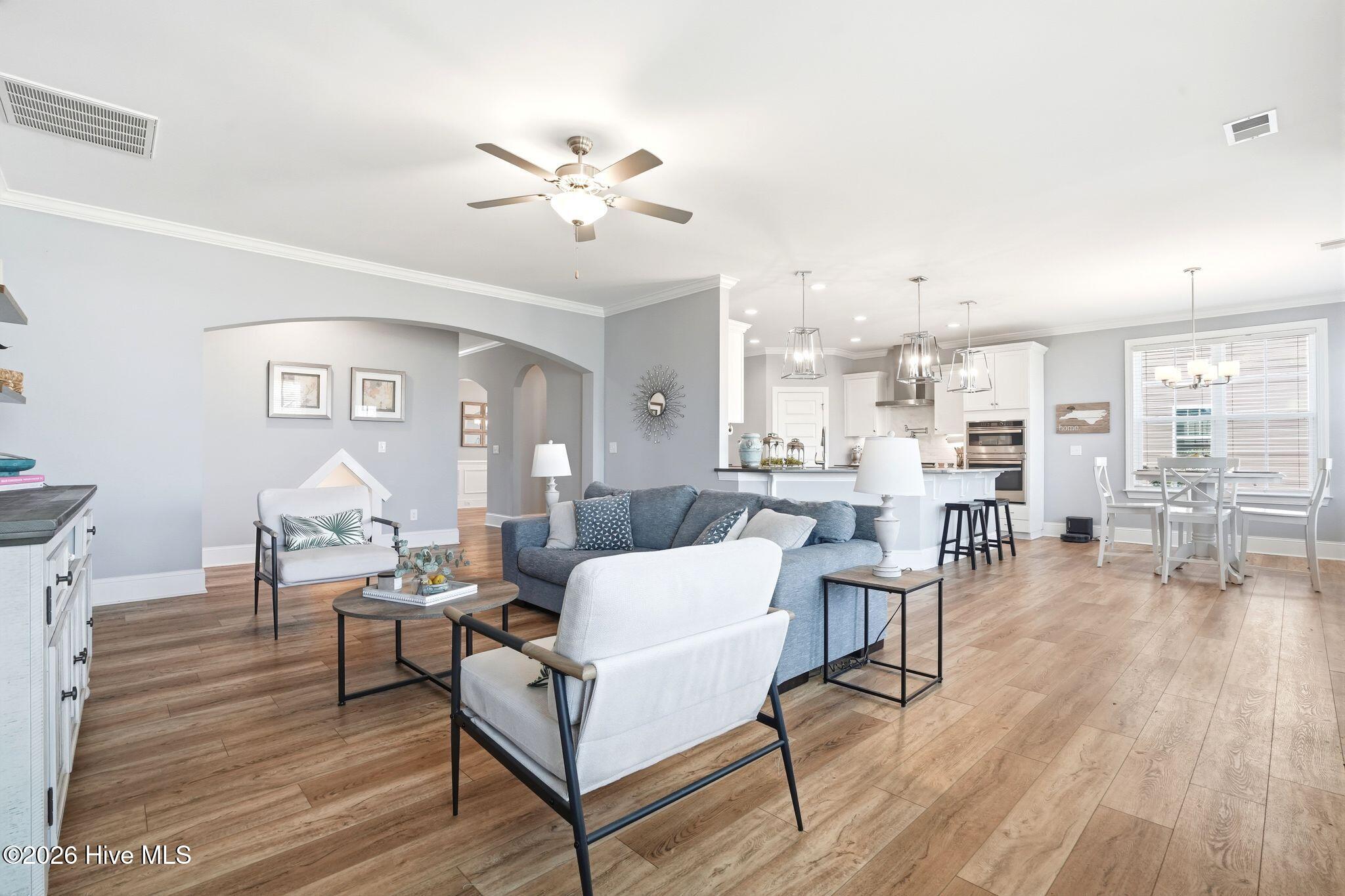 100563287 | Photo 21