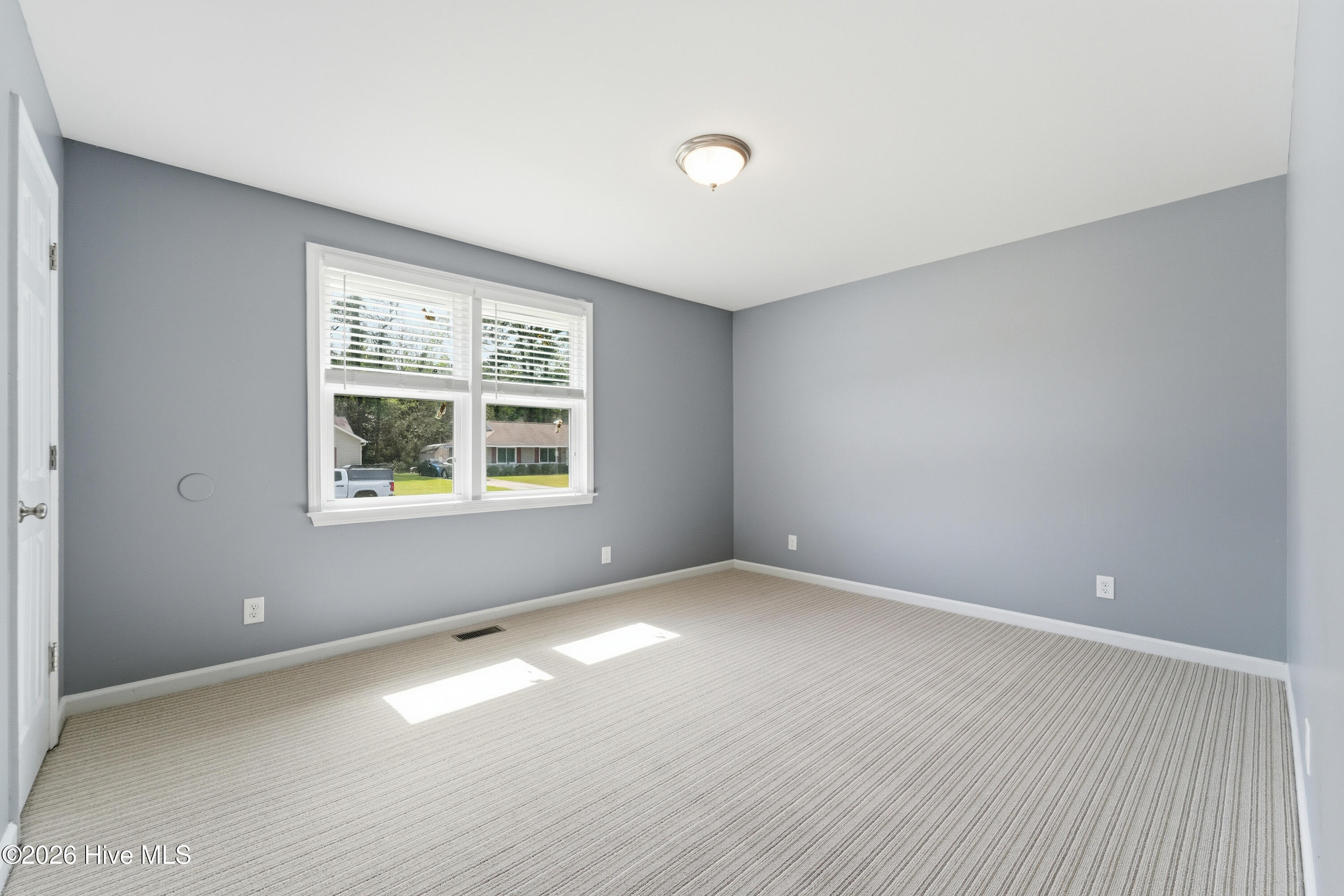 100563801 | Photo 29