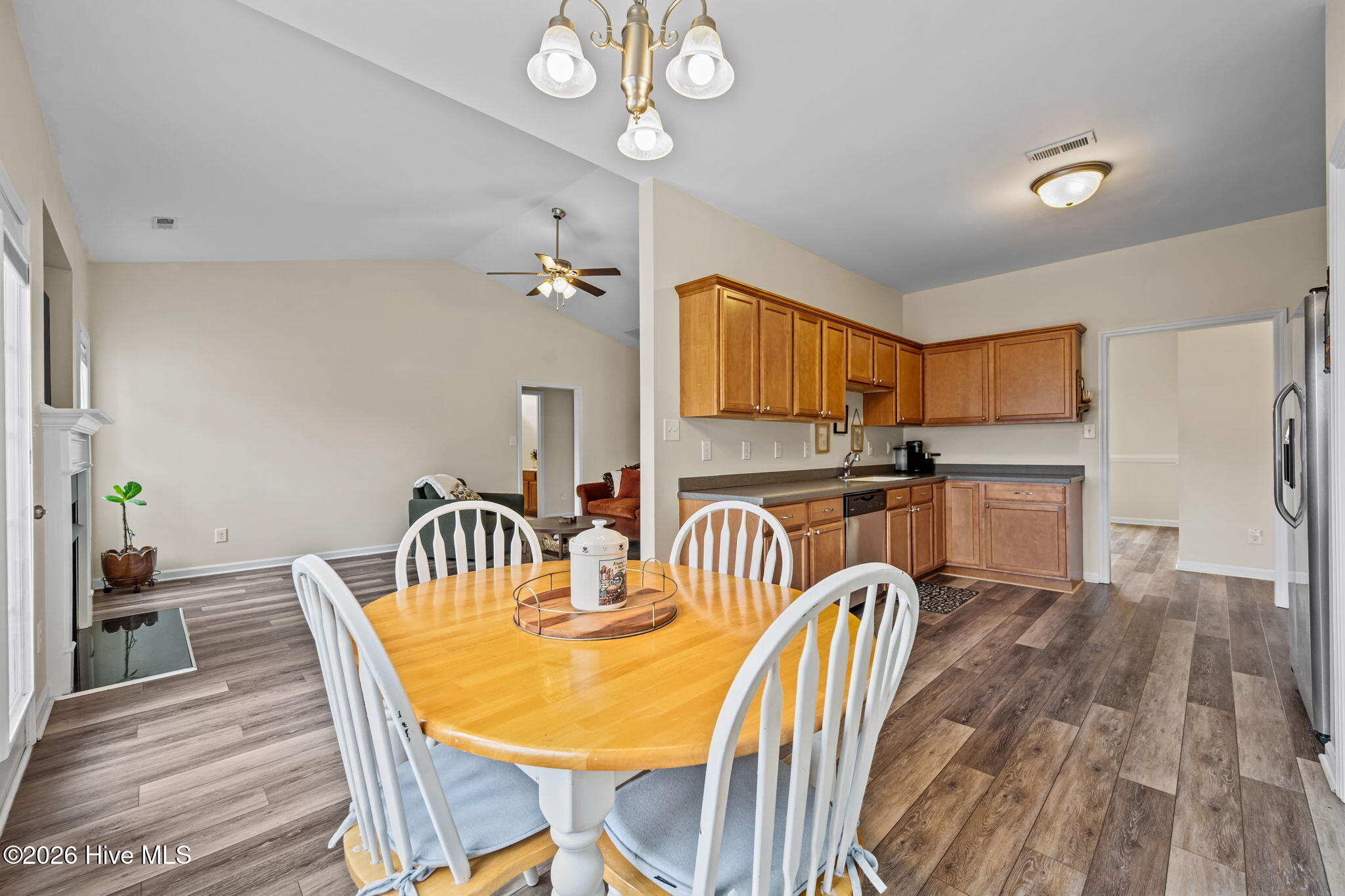 100565561 | Photo 18