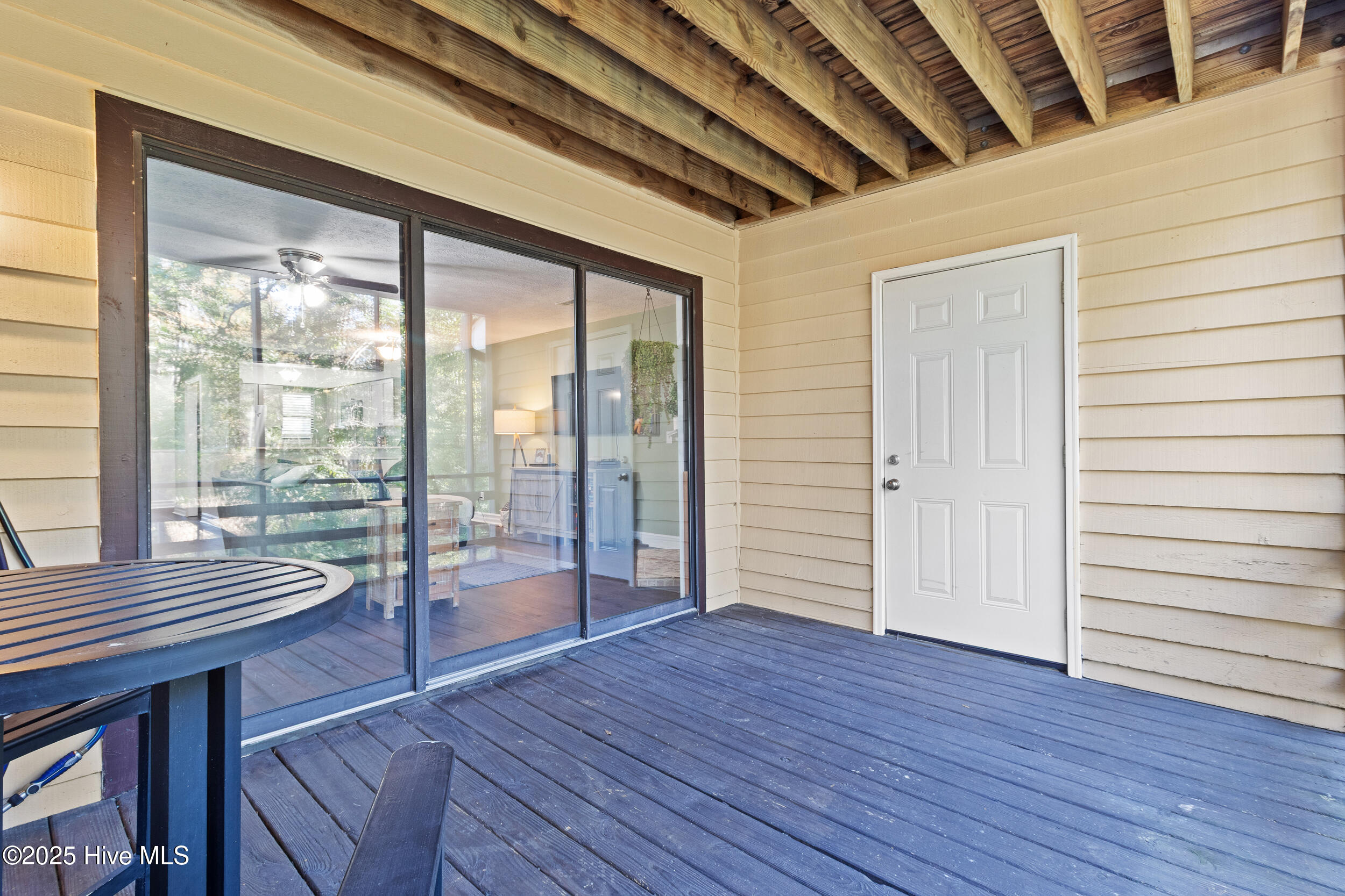 100537542 | Photo 27