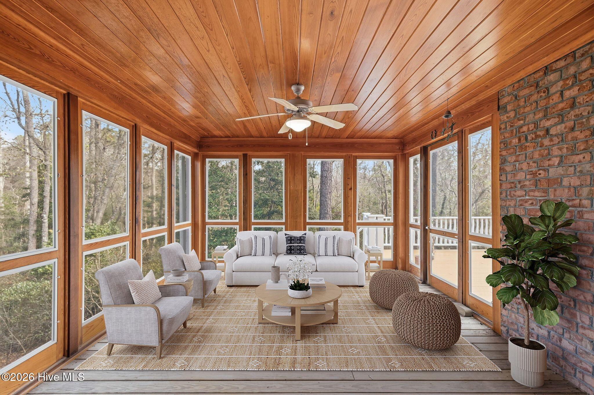 100565083 | Photo 40