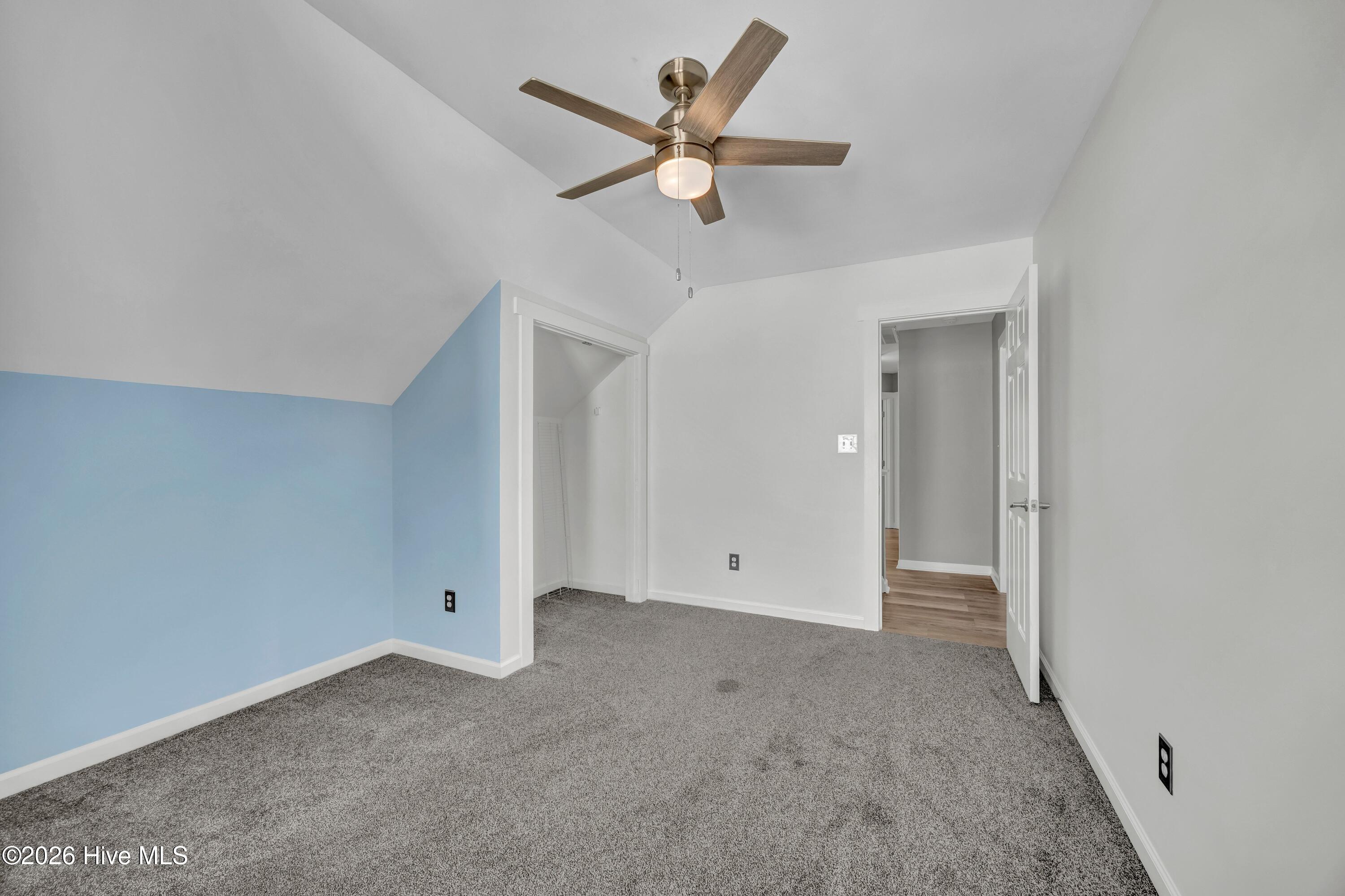 100563133 | Photo 22