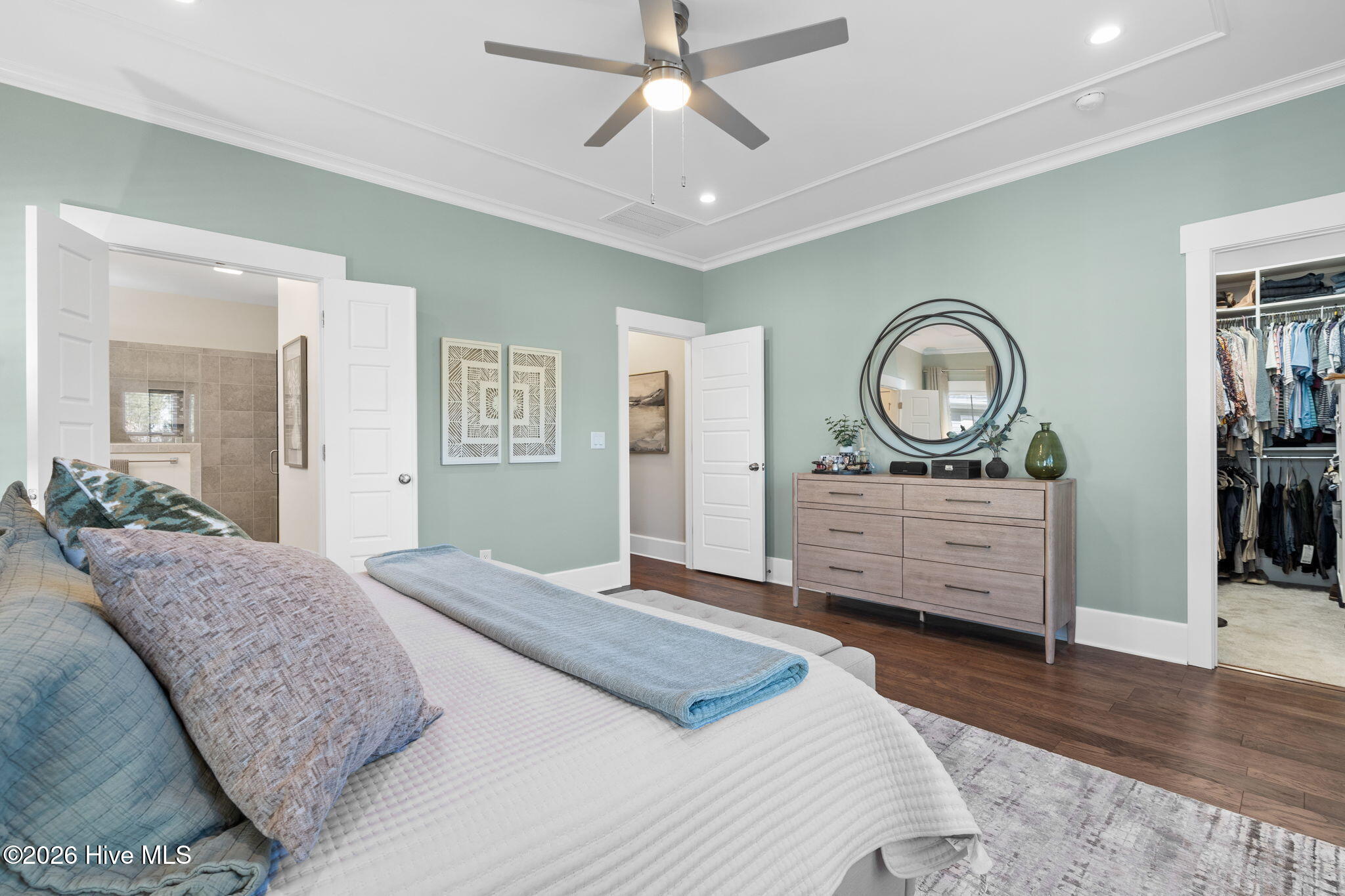 100552042 | Photo 24