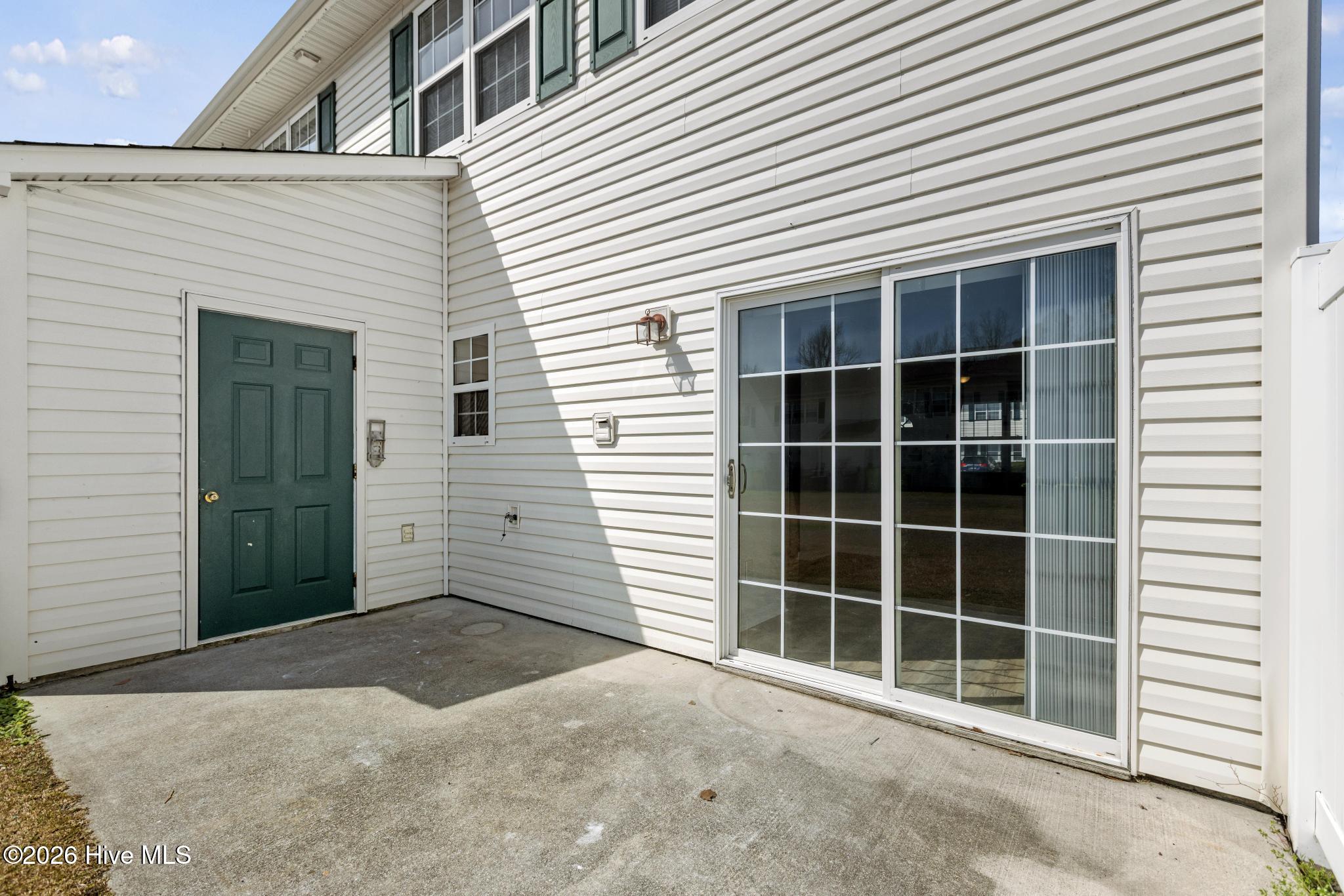 100557446 | Photo 23