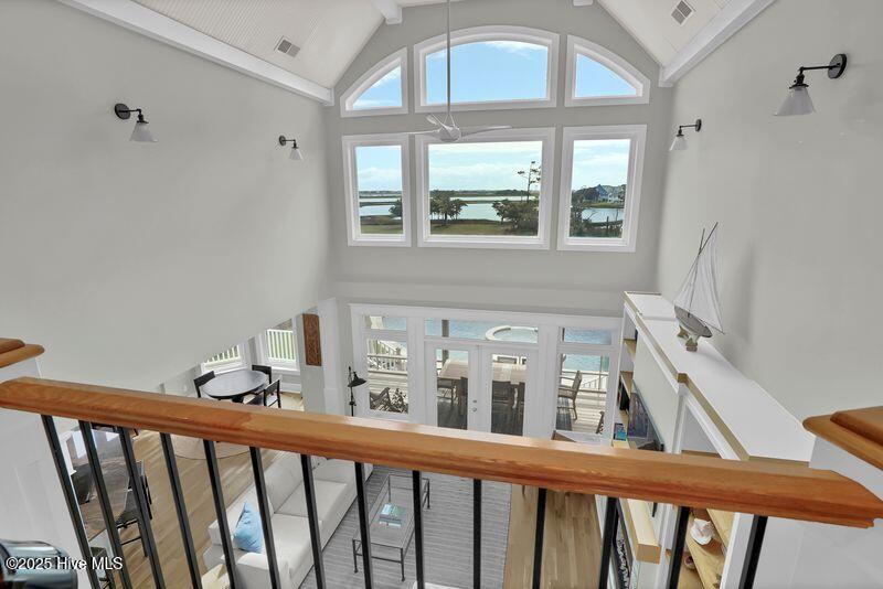 100533910 | Photo 21