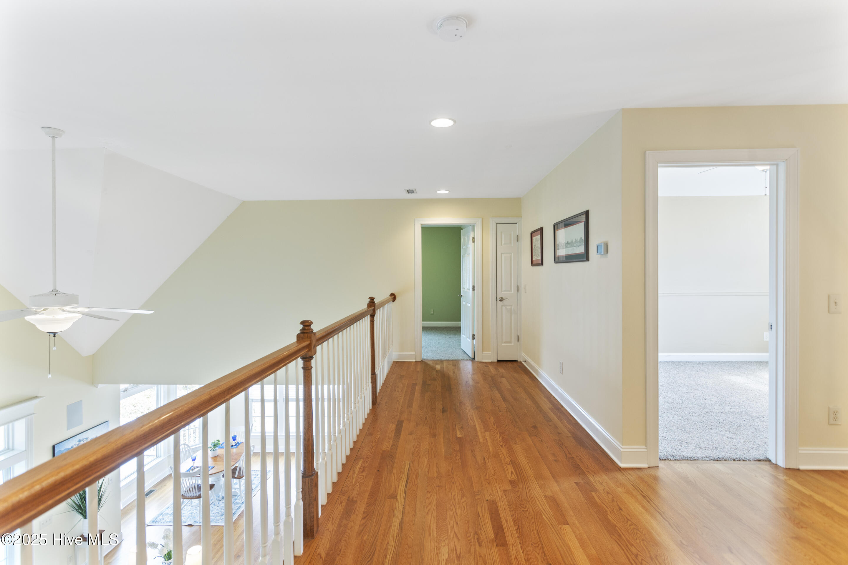 100493610 | Photo 64