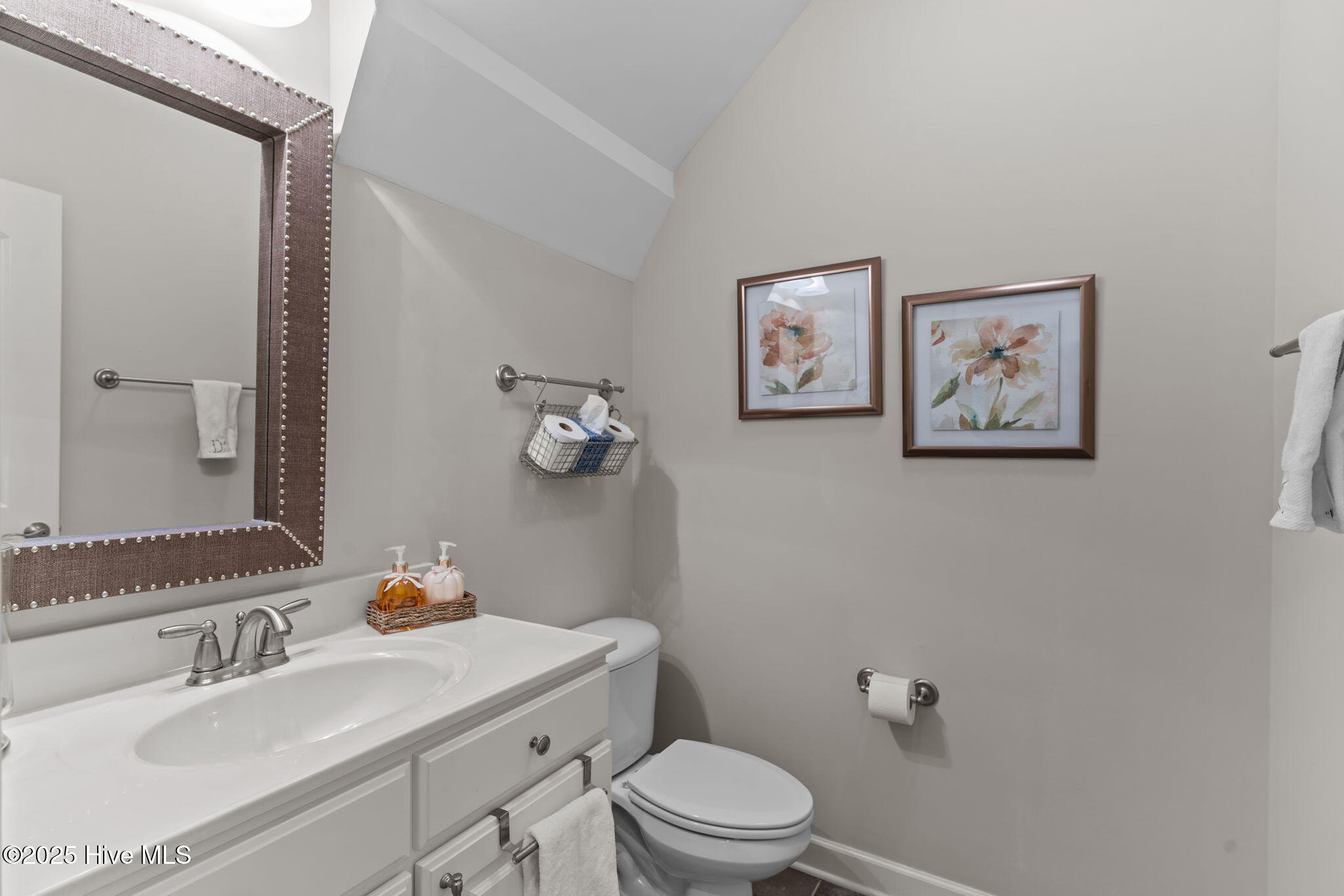 100540381 | Photo 34