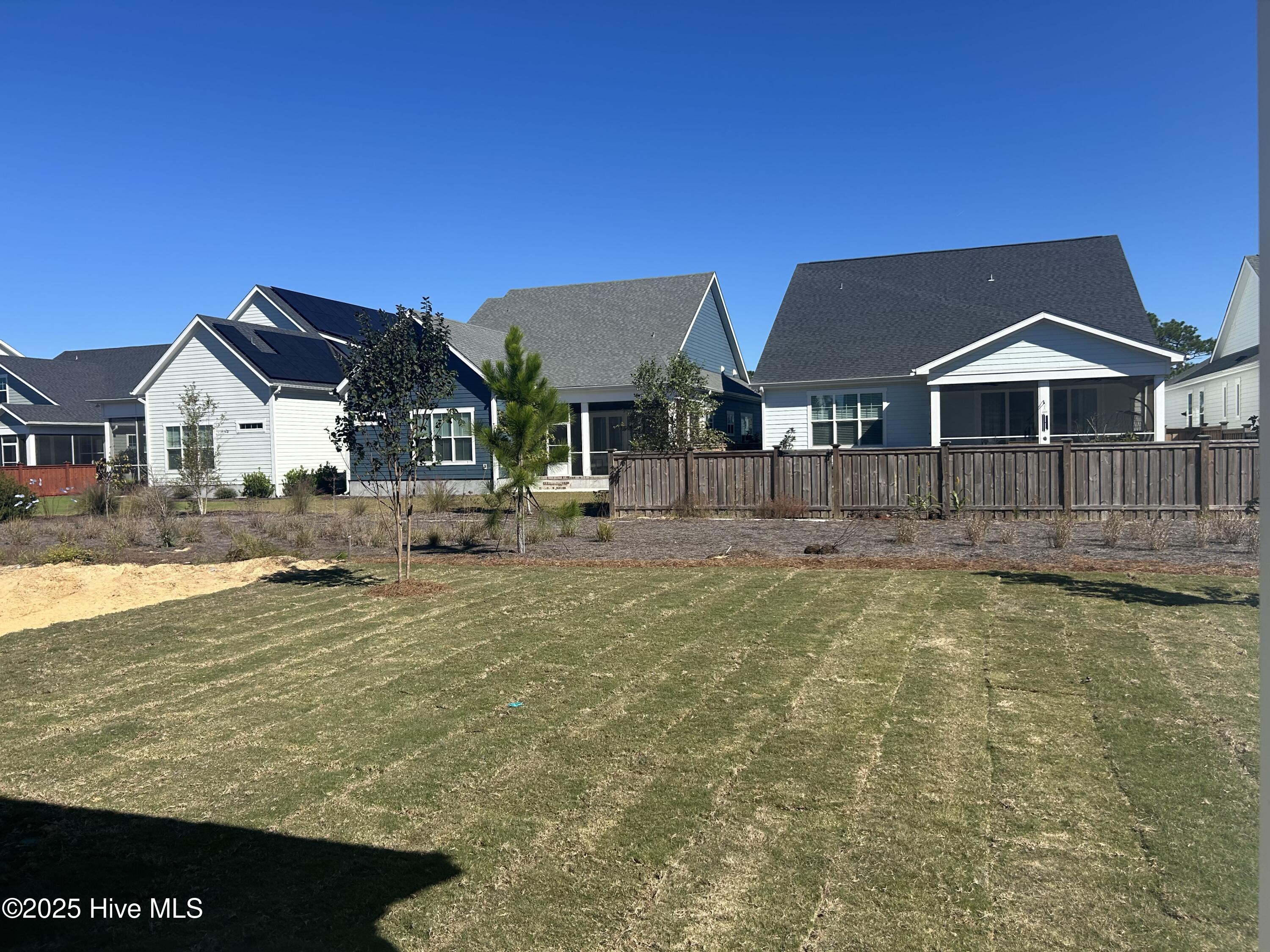 100446979 | Photo 25